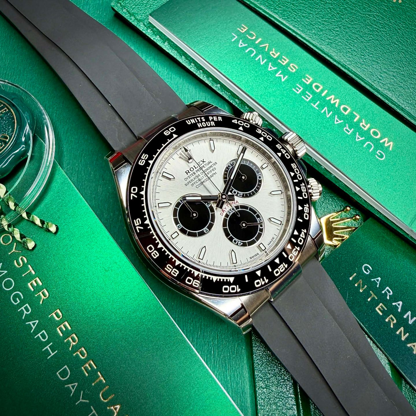 Rolex Daytona 126519LN-0006 (2026) - Silver dial 40 mm White Gold case (1/8)
