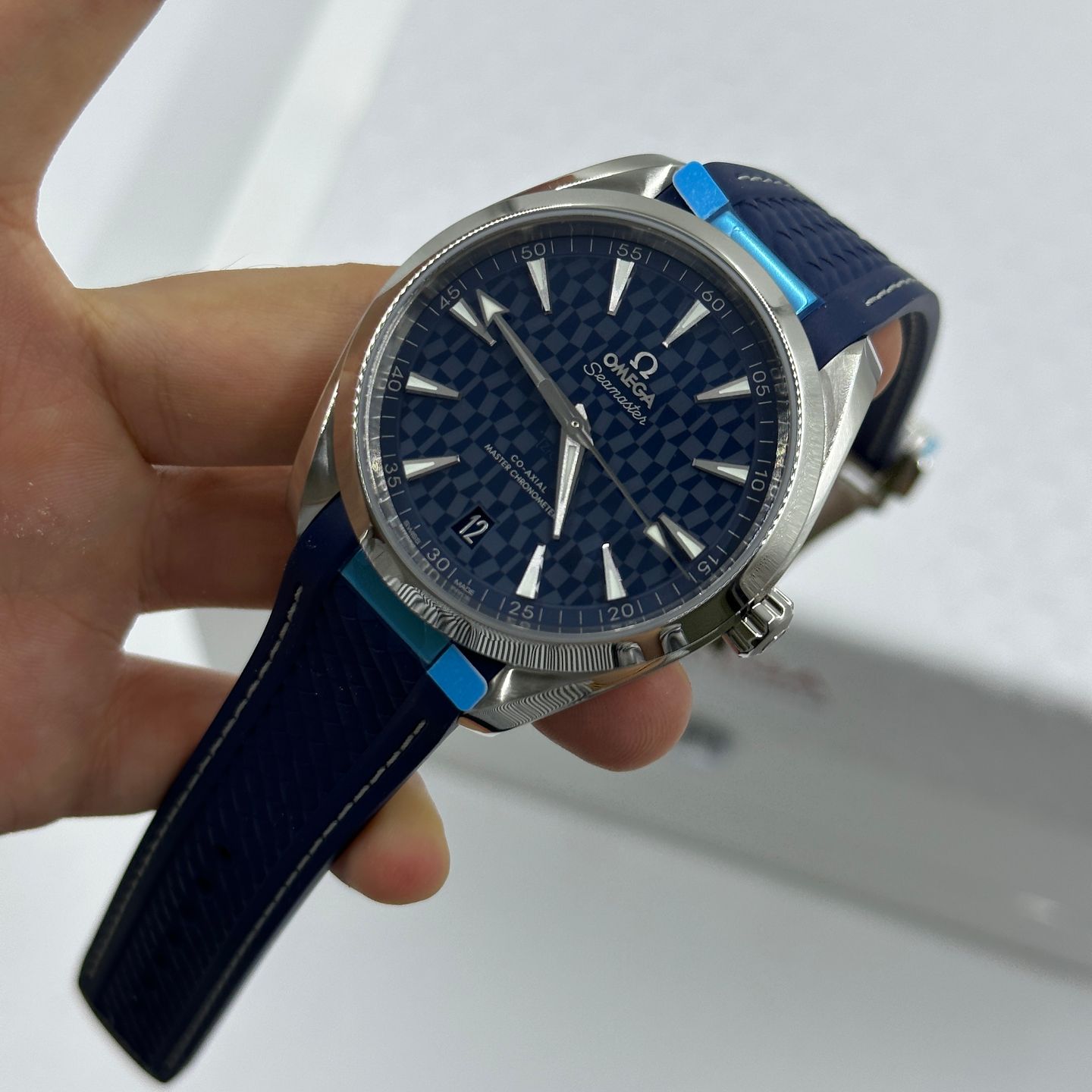 Omega Seamaster Aqua Terra 522.12.41.21.03.001 (2024) - Blue dial 41 mm Steel case (7/8)