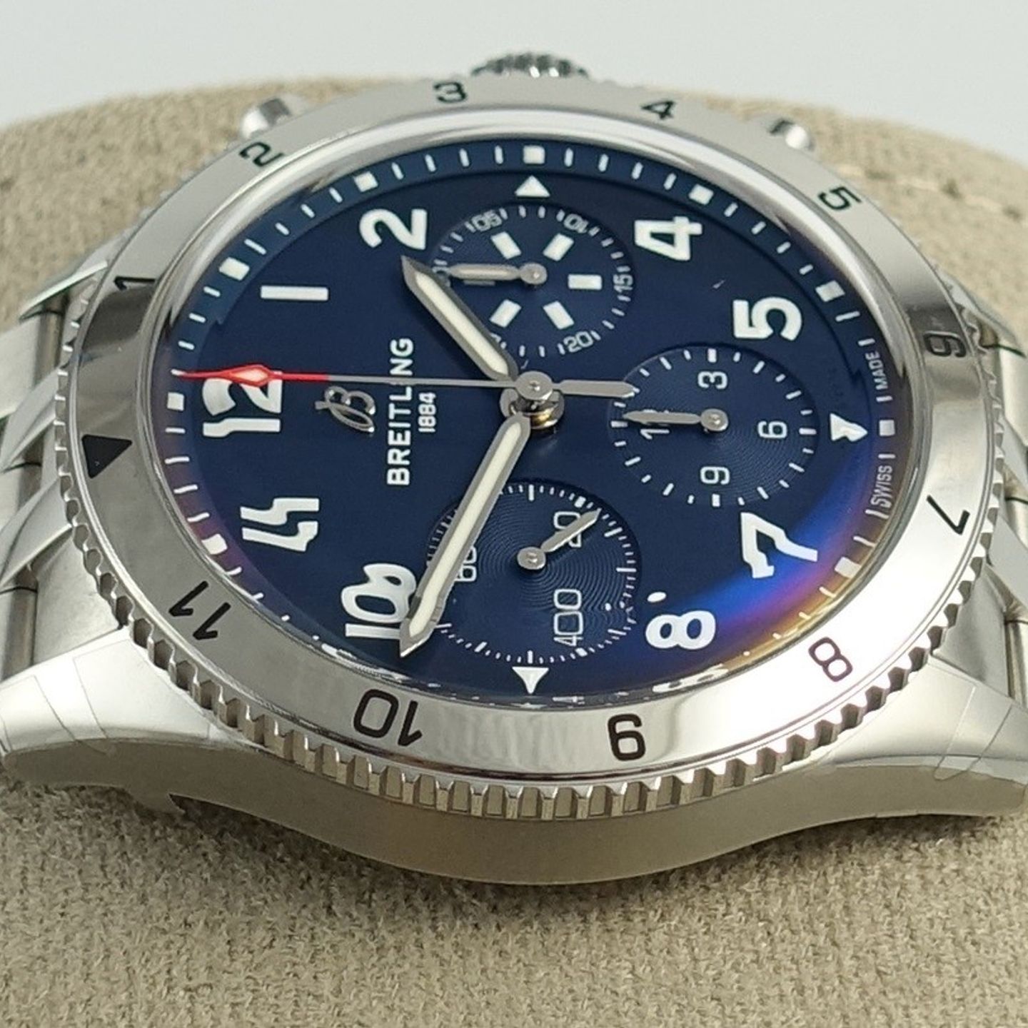 Breitling Classic AVI A233801A1C1A1 (2024) - Blauw wijzerplaat 42mm Staal (2/8)