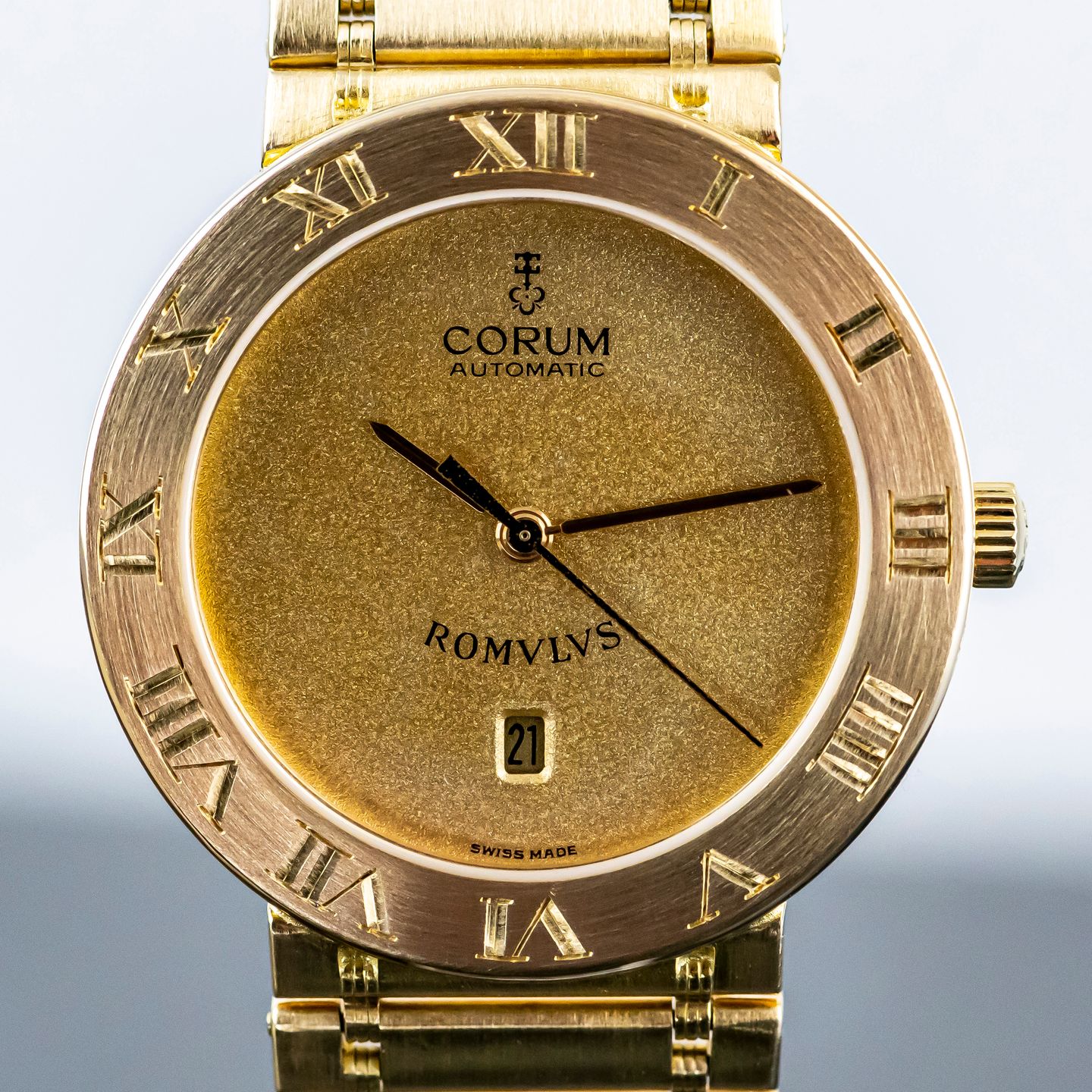 Corum Romvlvs 7550356 V048 (1994) - Gold dial 33 mm Yellow Gold case (4/8)