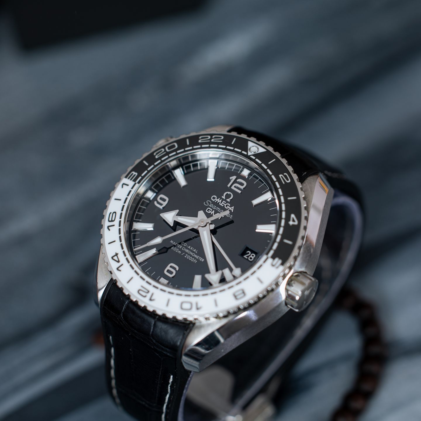 Omega Seamaster Planet Ocean 215.33.44.22.01.001 - (2/5)