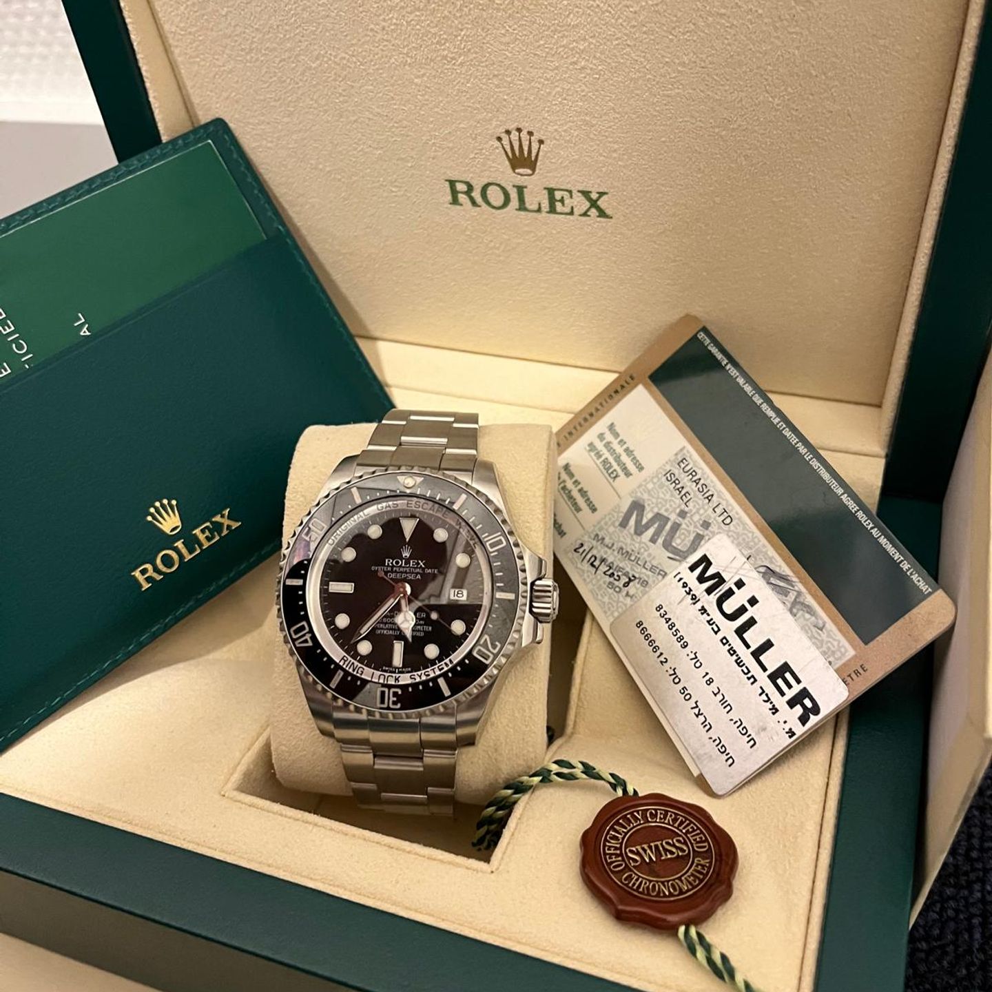 Rolex Sea-Dweller Deepsea 116660 (2008) - Black dial 44 mm Steel case (2/5)