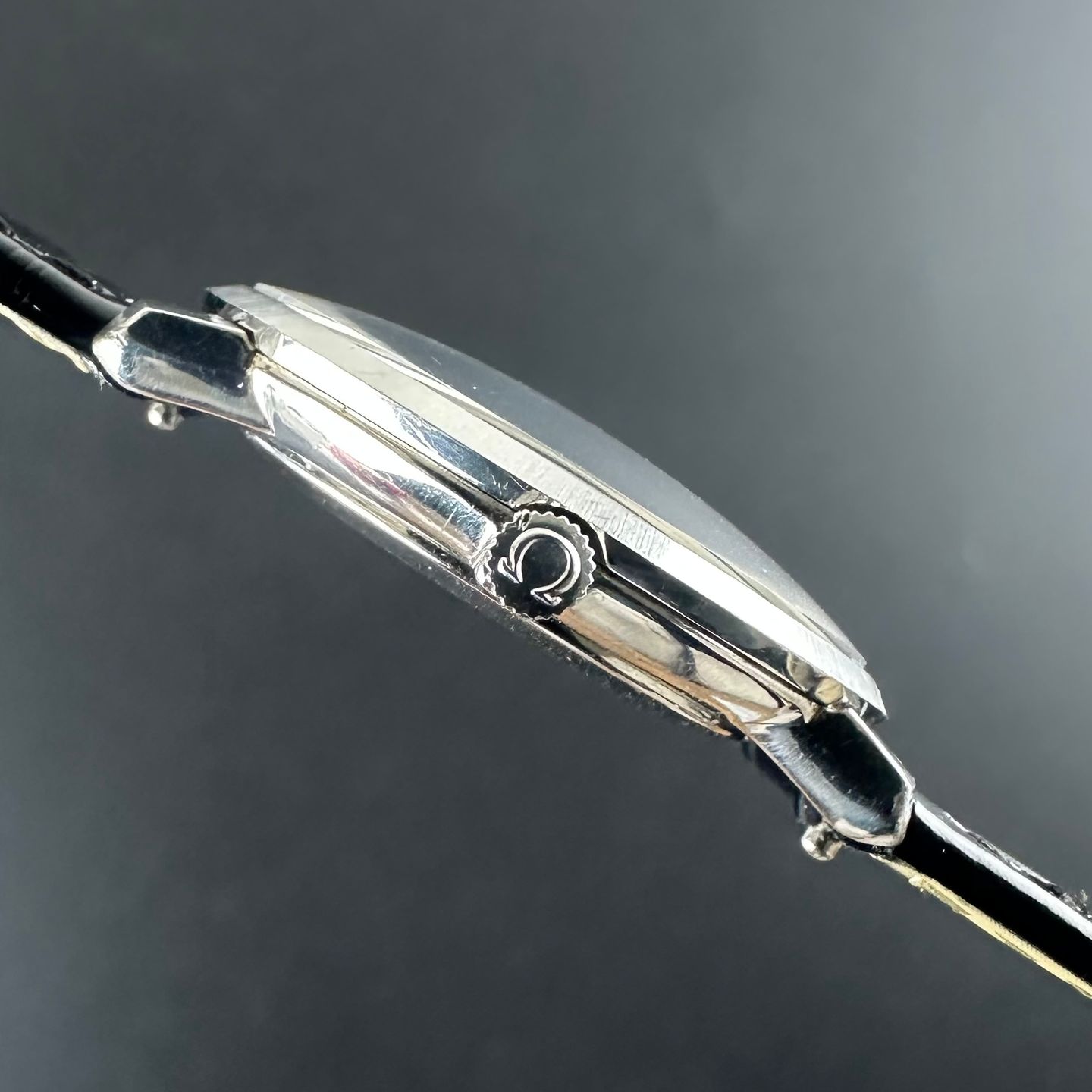 Omega De Ville 111.077 (1970) - White dial 33 mm Steel case (5/8)