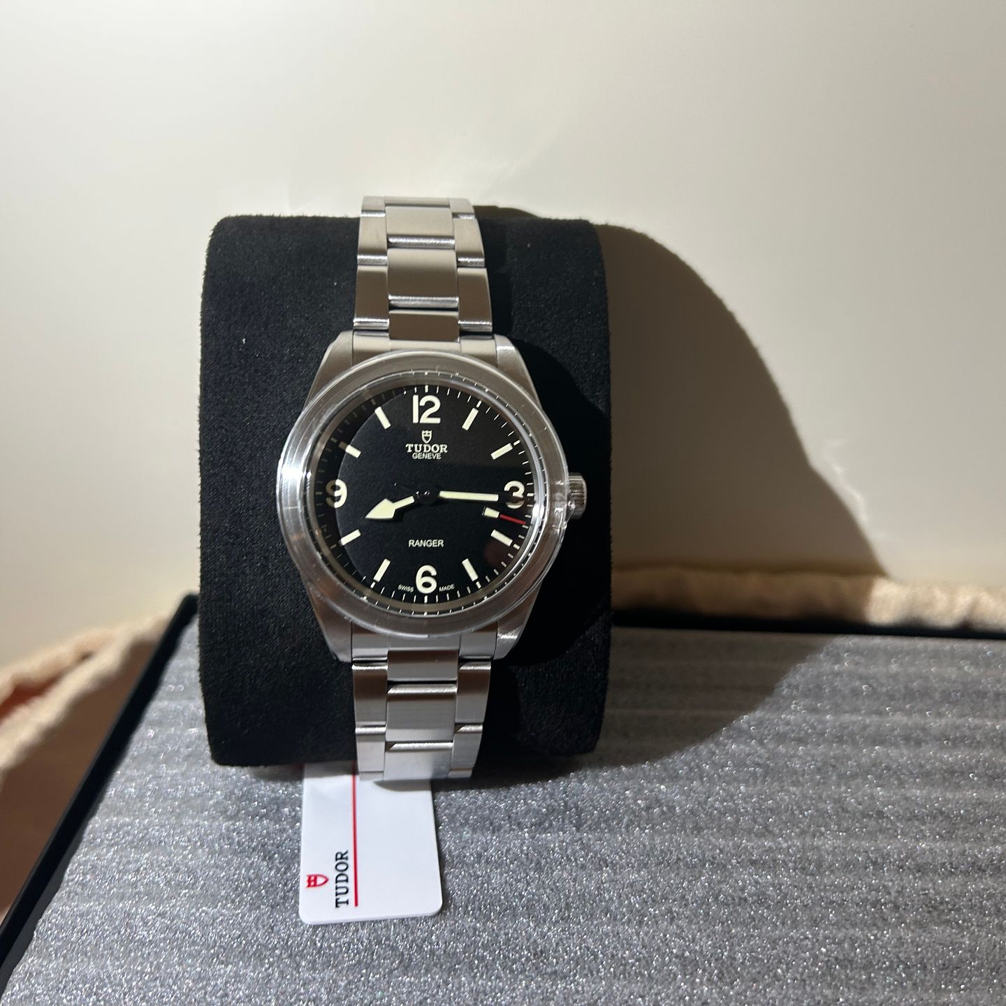 Tudor Ranger 79950 (2024) - Black dial 39 mm Steel case (7/8)