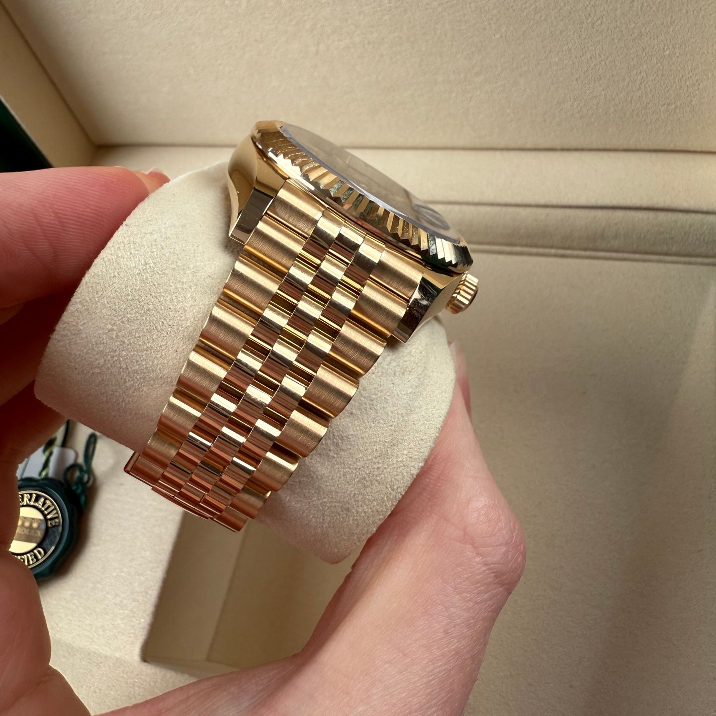 Rolex Sky-Dweller 336938 (2025) - Green dial 42 mm Yellow Gold case (6/7)