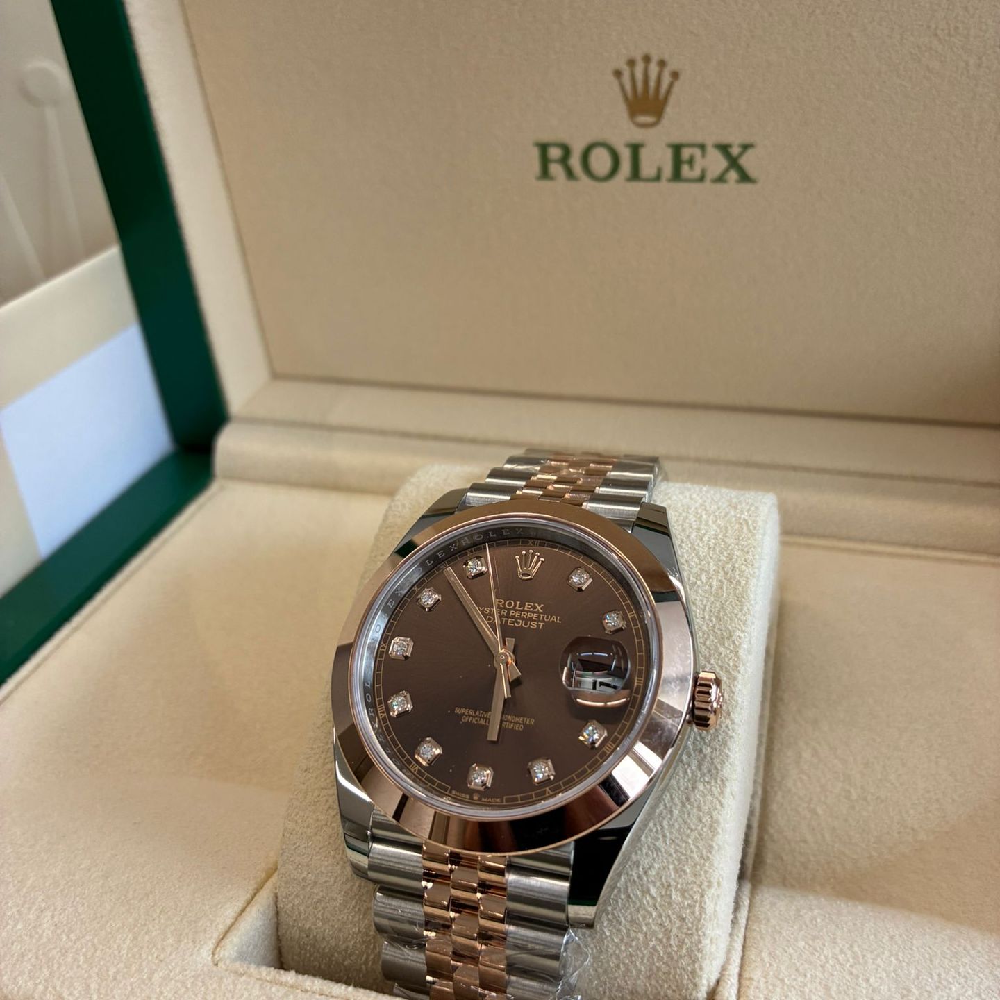 Rolex Datejust 41 126301G (2025) - Black dial 41 mm Gold/Steel case (1/8)