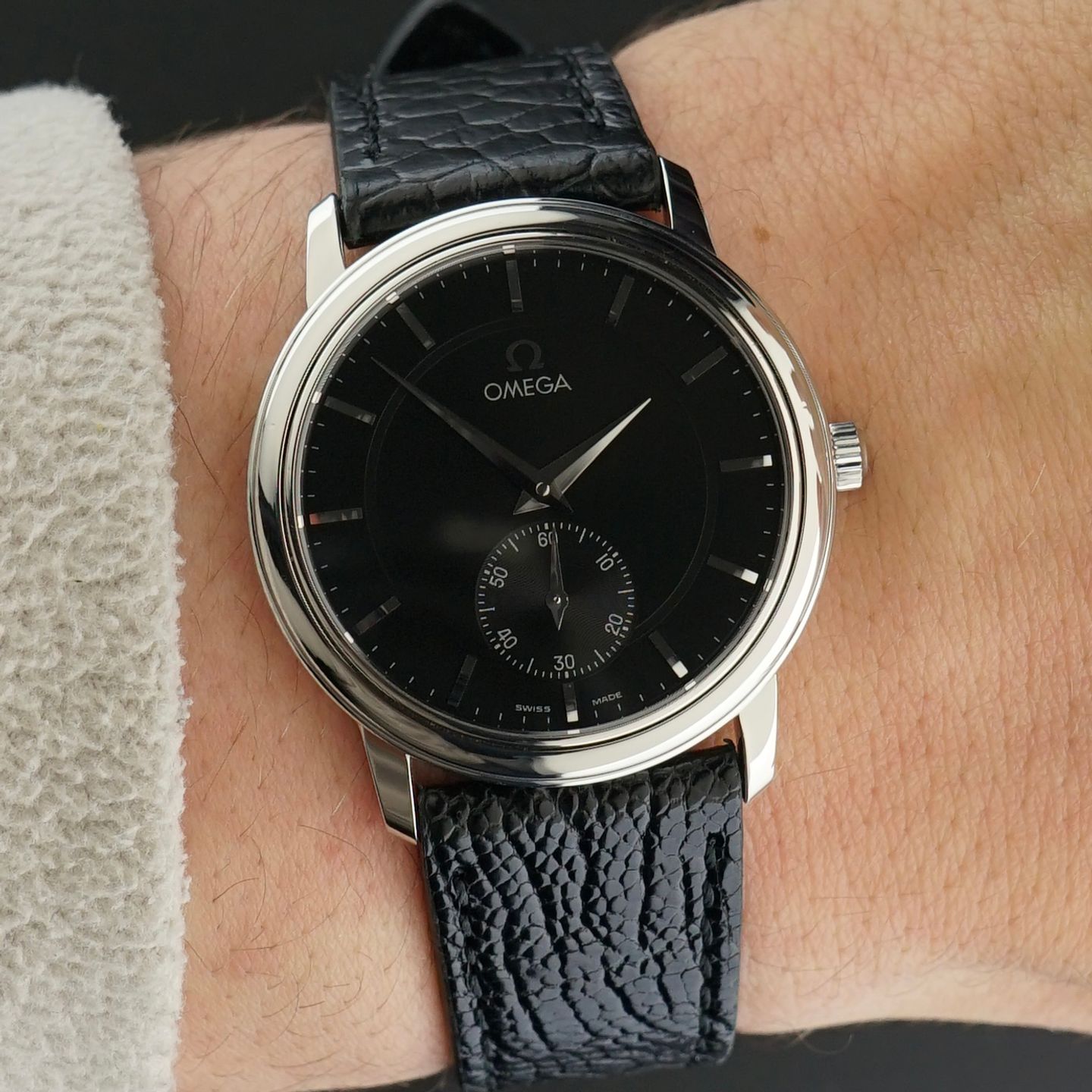 Omega De Ville Prestige 125.0050 (2024) - Black dial 34 mm Steel case (2/8)