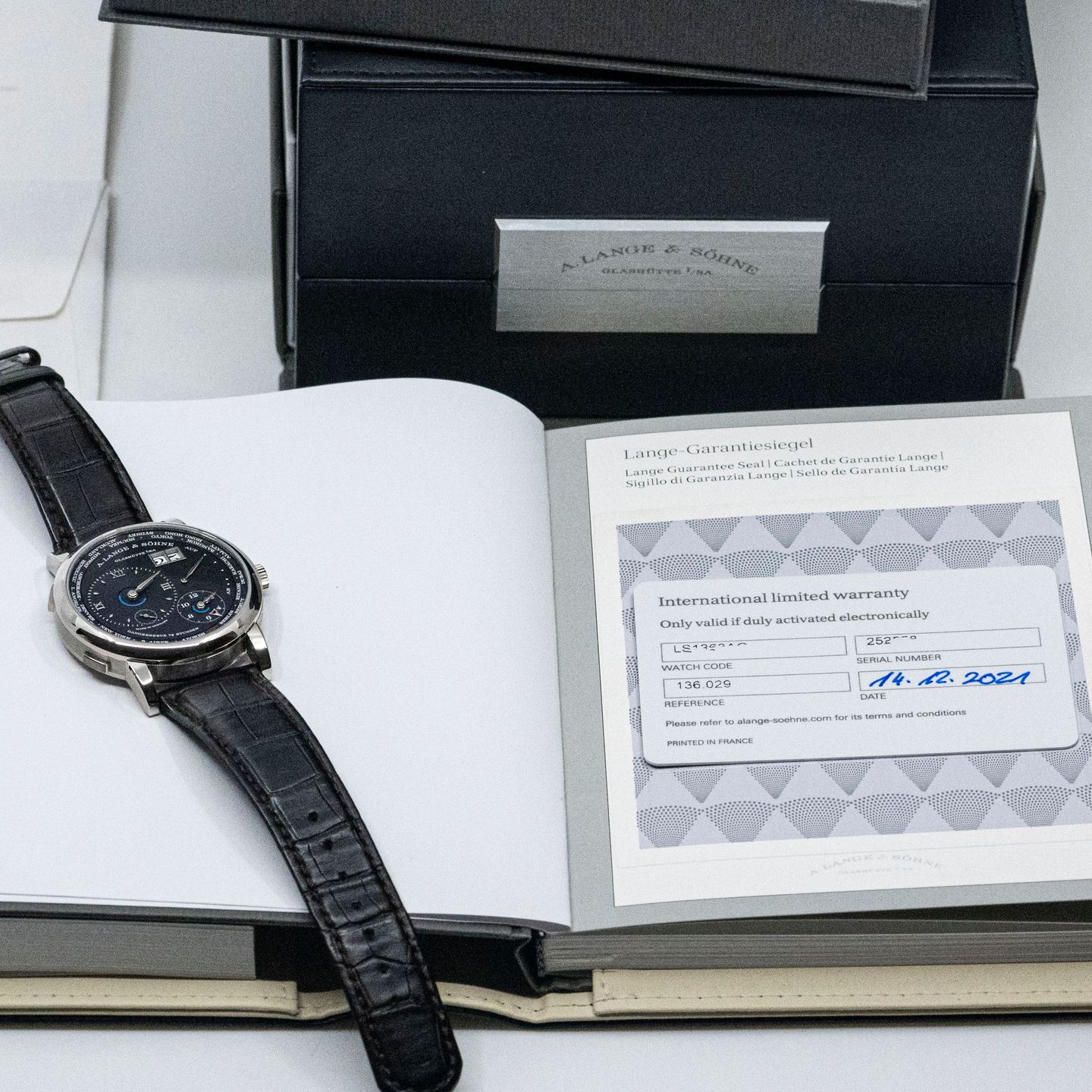 A. Lange & Söhne Lange 1 136.029 (2021) - Black dial 42 mm White Gold case (4/8)