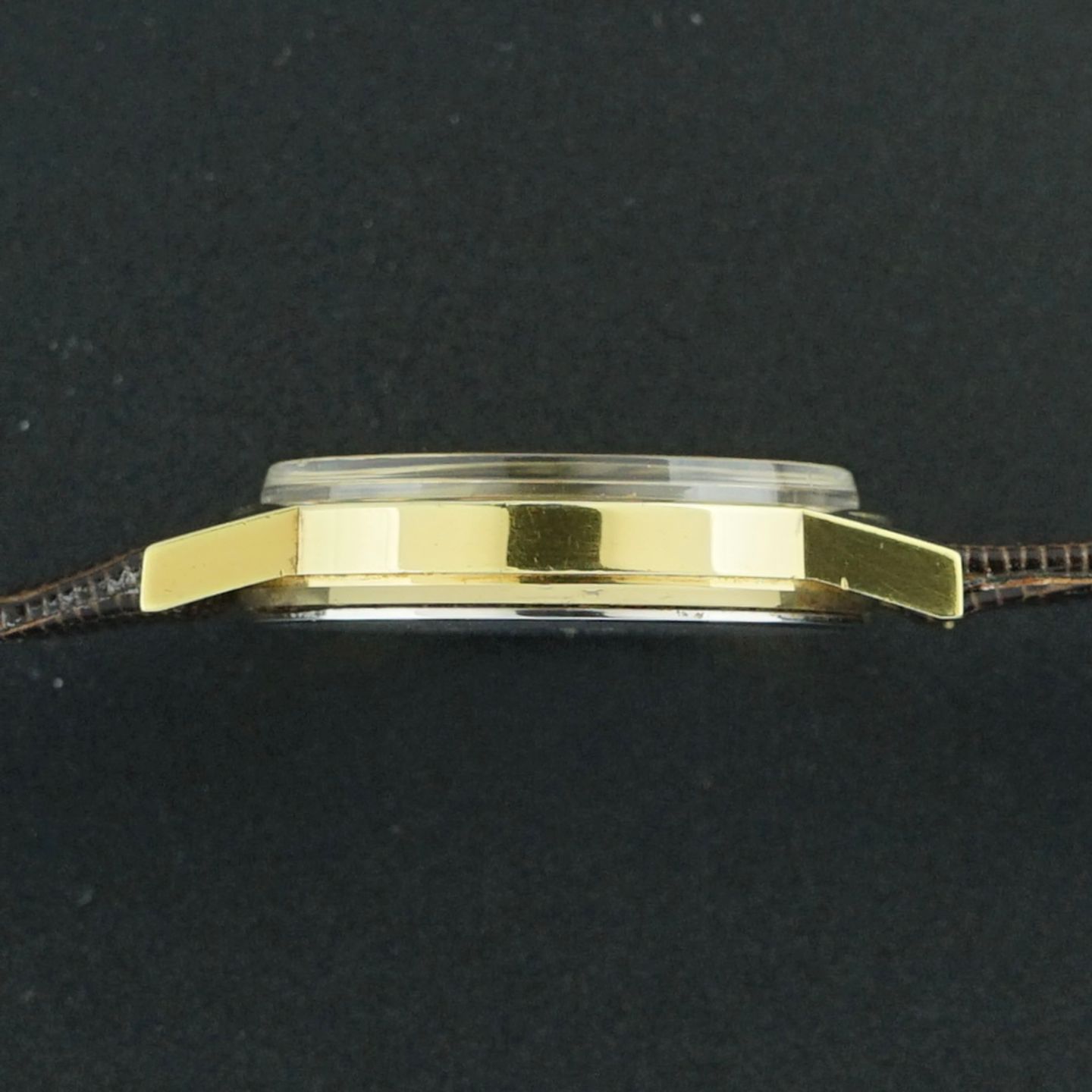 Omega Genève 136.0104 - (5/8)