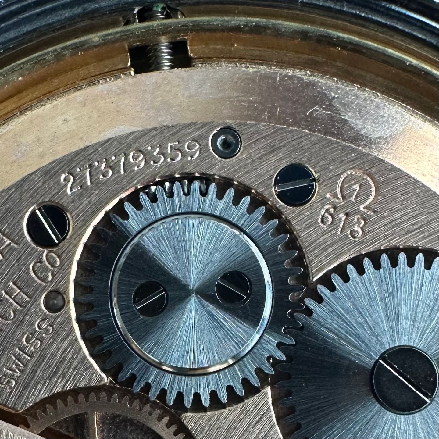 Omega Genève 136.041 - (4/8)