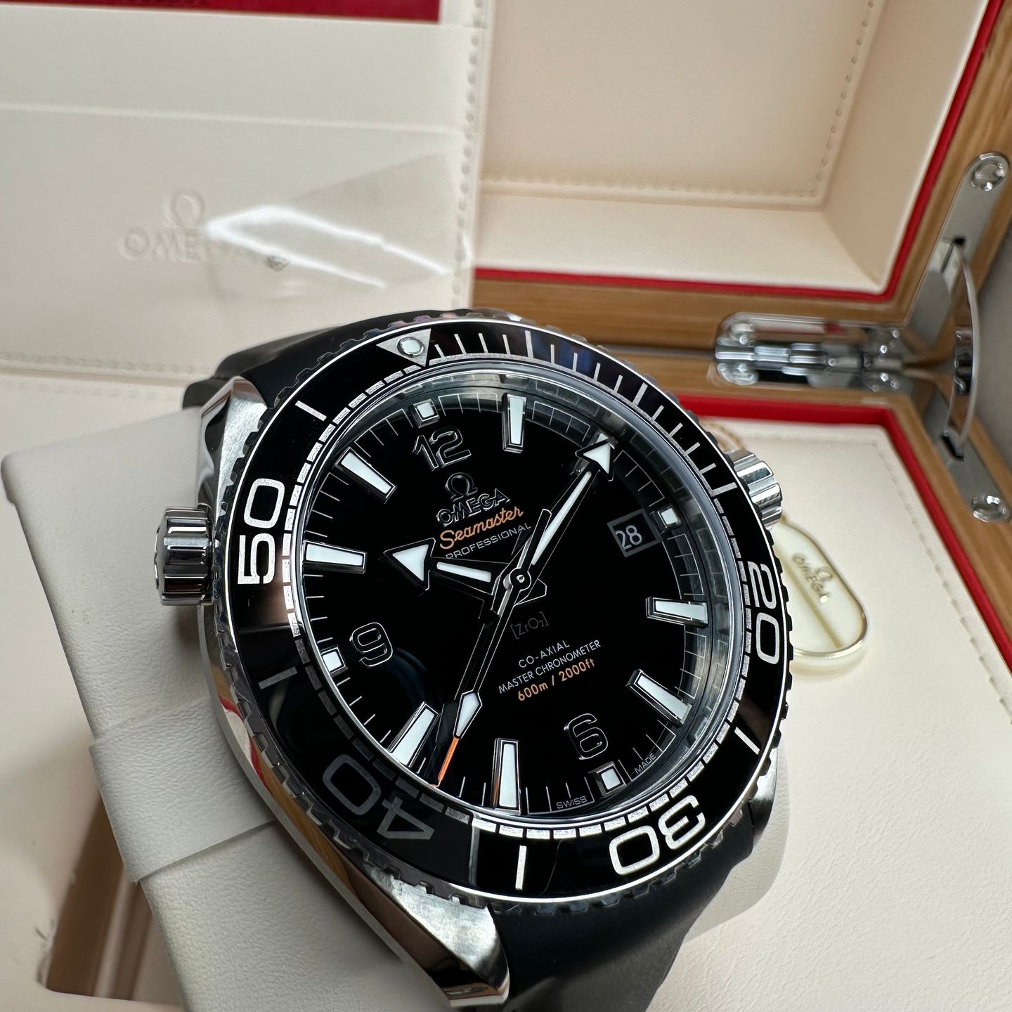 Omega Seamaster Planet Ocean 215.30.44.21.01.001 (2022) - Black dial 43 mm Steel case (7/8)
