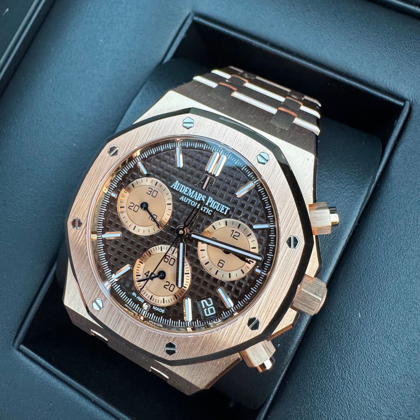 Audemars Piguet Royal Oak Chronograph 26239OR - (2/4)