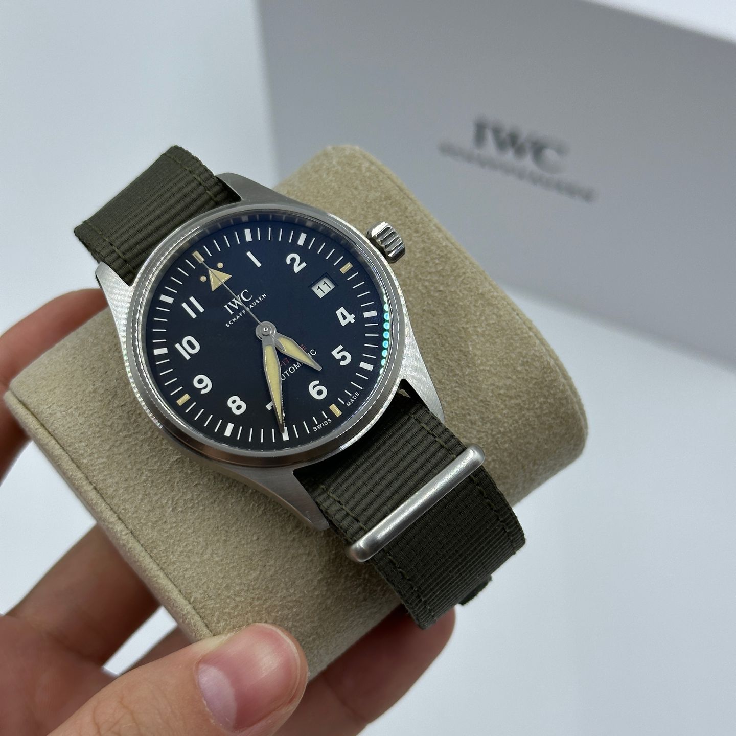 IWC Pilot IW326801 (2023) - Zwart wijzerplaat 39mm Staal (5/8)