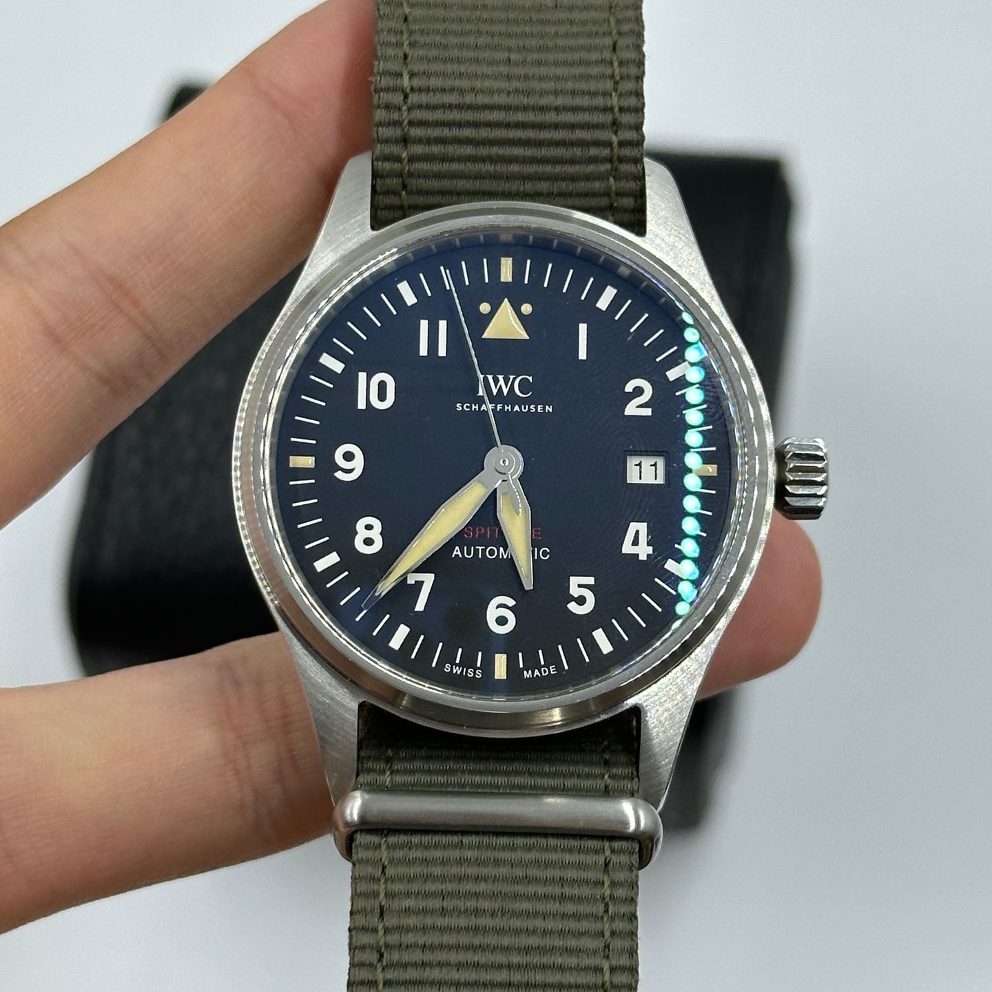 IWC Pilot IW326801 (2023) - Zwart wijzerplaat 39mm Staal (7/8)