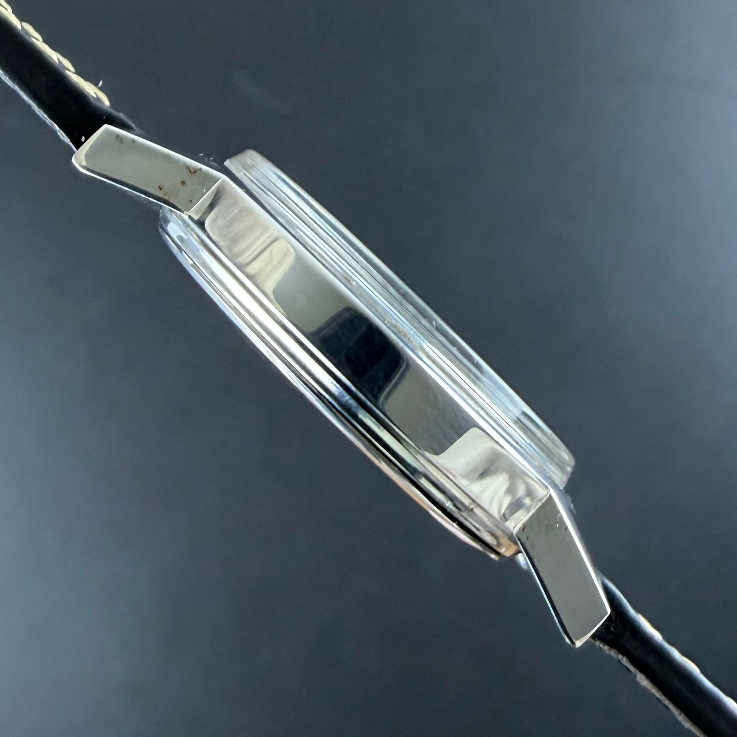 Omega Genève 136.0104 - (6/8)