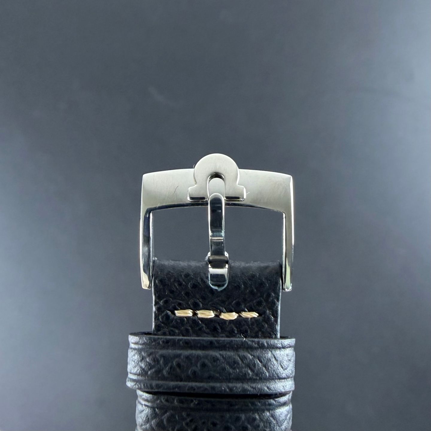 Omega Genève 136.0104 - (7/8)