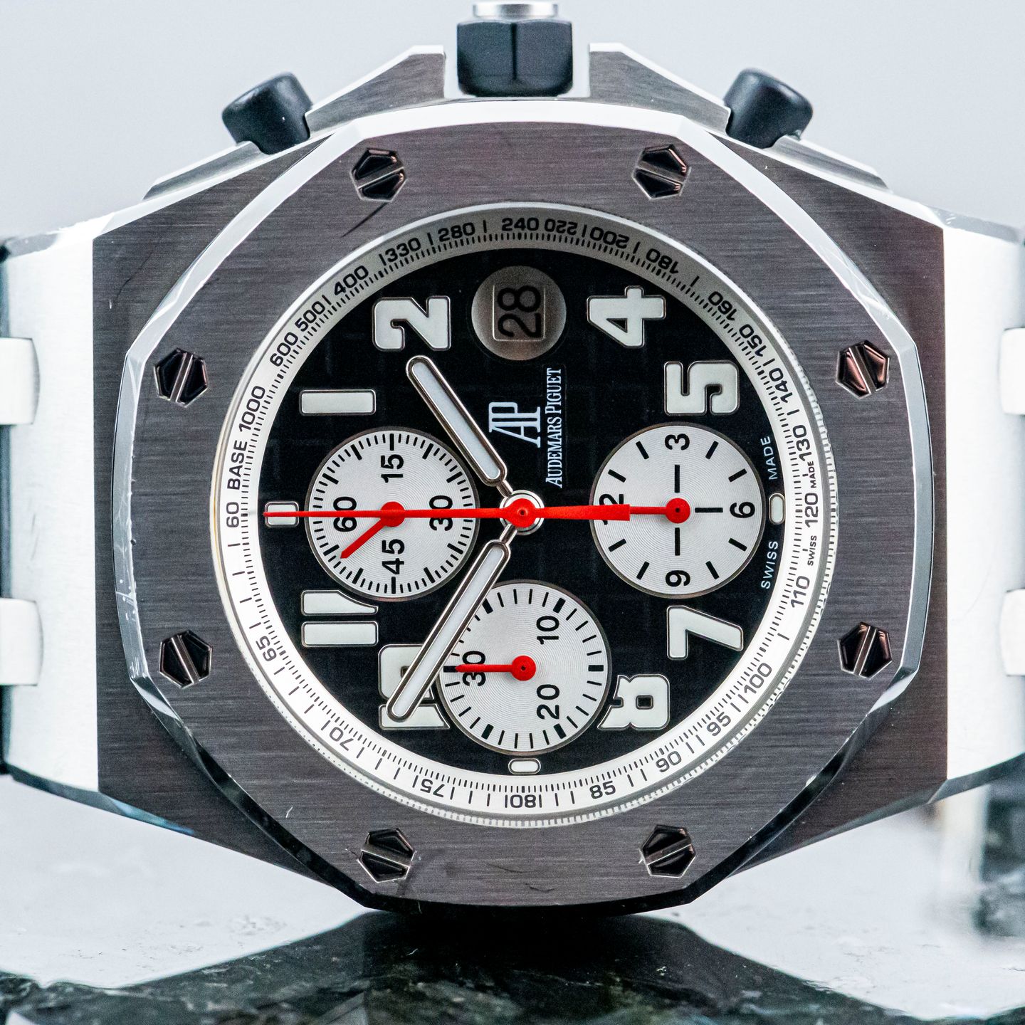 Audemars Piguet Royal Oak Offshore 26184ST.OO.D003CU.01 (2008) - Black dial 42 mm Steel case (1/8)