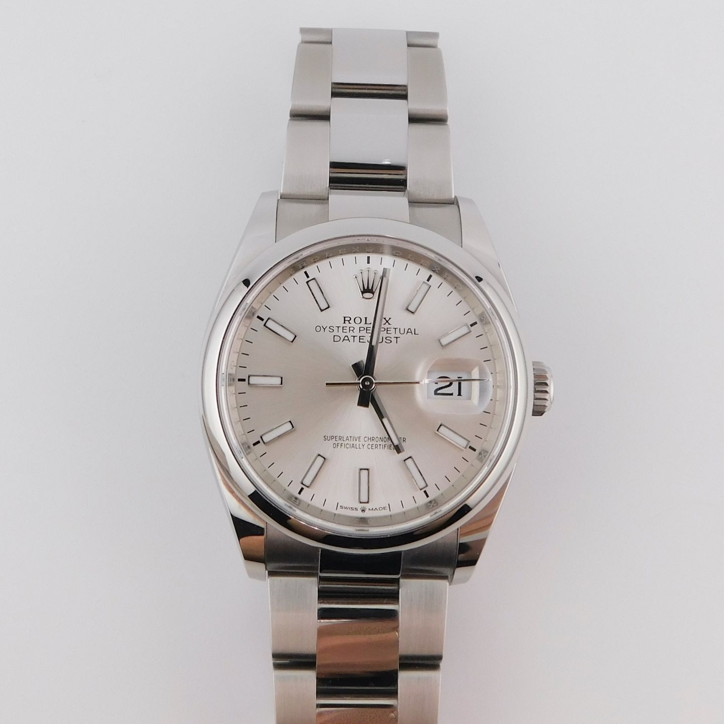 Rolex Datejust 36 126200 (2025) - Zilver wijzerplaat 36mm Staal (2/5)