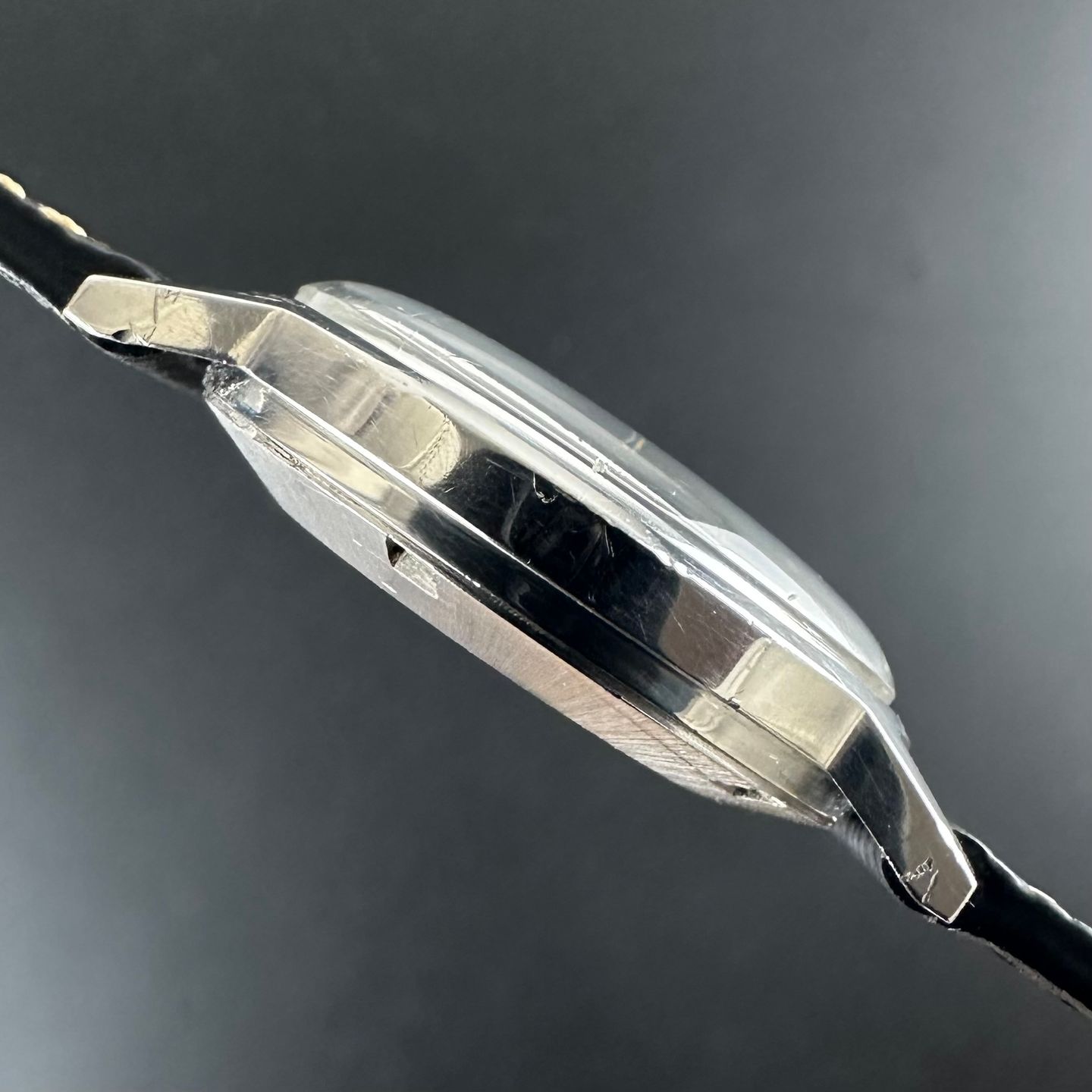 Omega Genève 166.070 - (6/8)