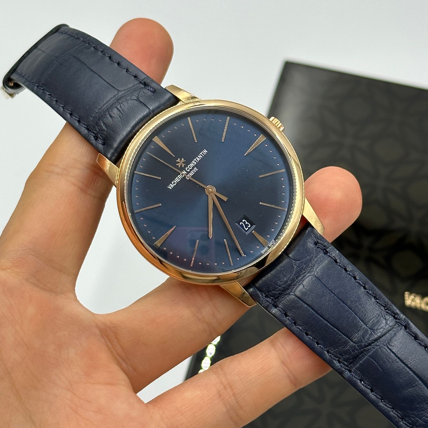 Vacheron Constantin Patrimony 85180/000R-B515 (2022) - Blue dial 40 mm Rose Gold case (7/8)