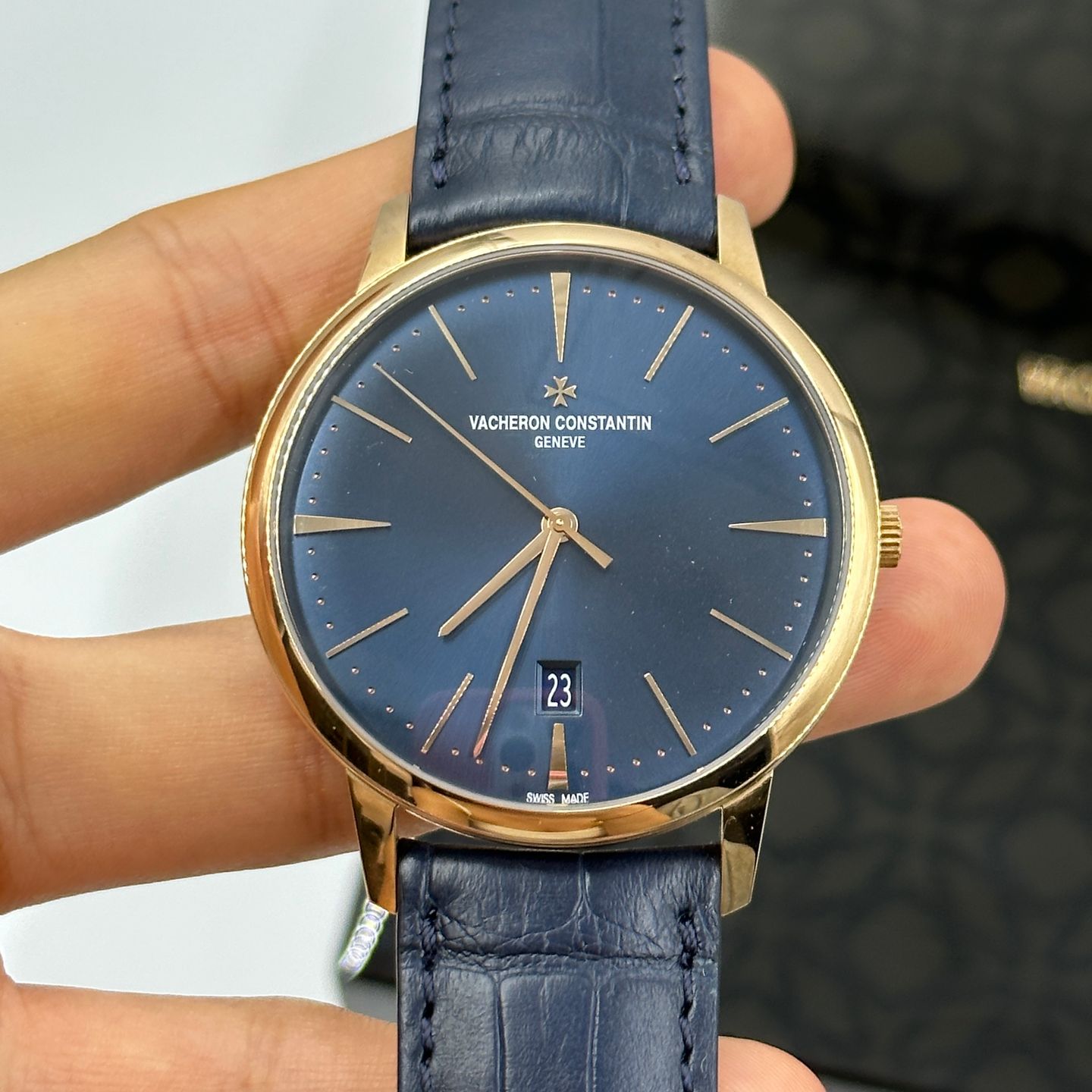 Vacheron Constantin Patrimony 85180/000R-B515 (2022) - Blue dial 40 mm Rose Gold case (5/8)