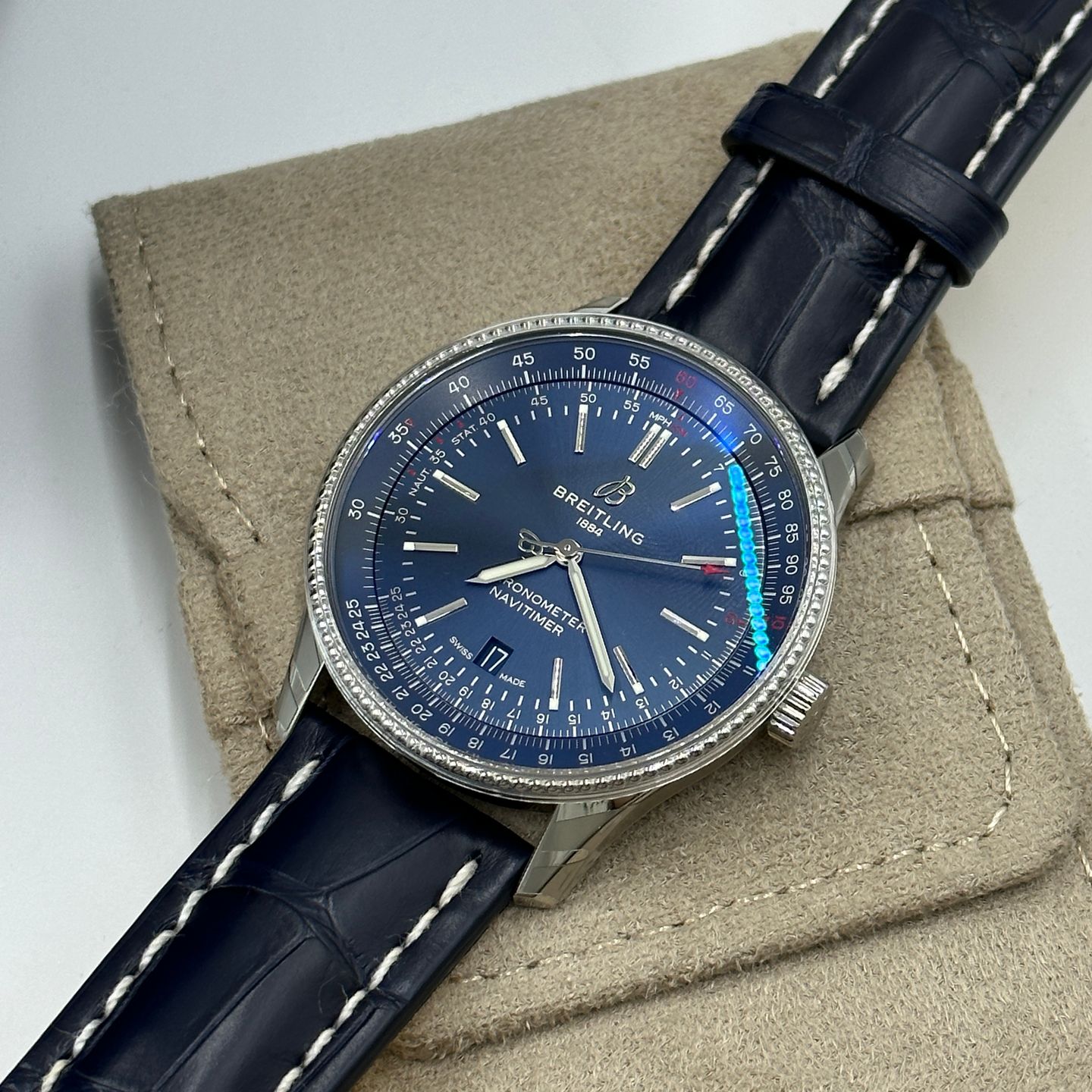 Breitling Navitimer A17326161C1P3 (2023) - Blauw wijzerplaat 41mm Staal (2/8)