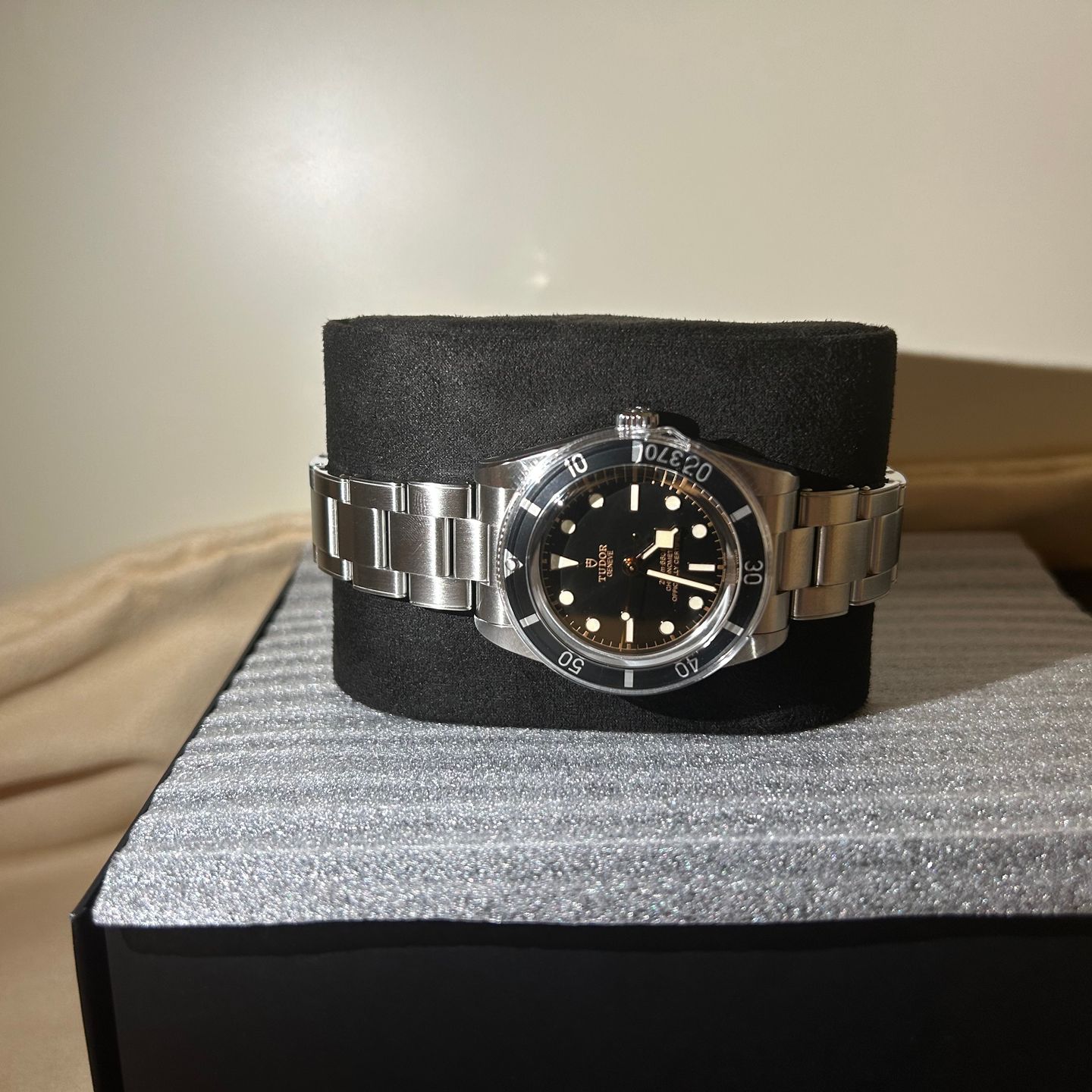 Tudor Black Bay 54 79000N (2024) - Black dial 37 mm Steel case (4/7)