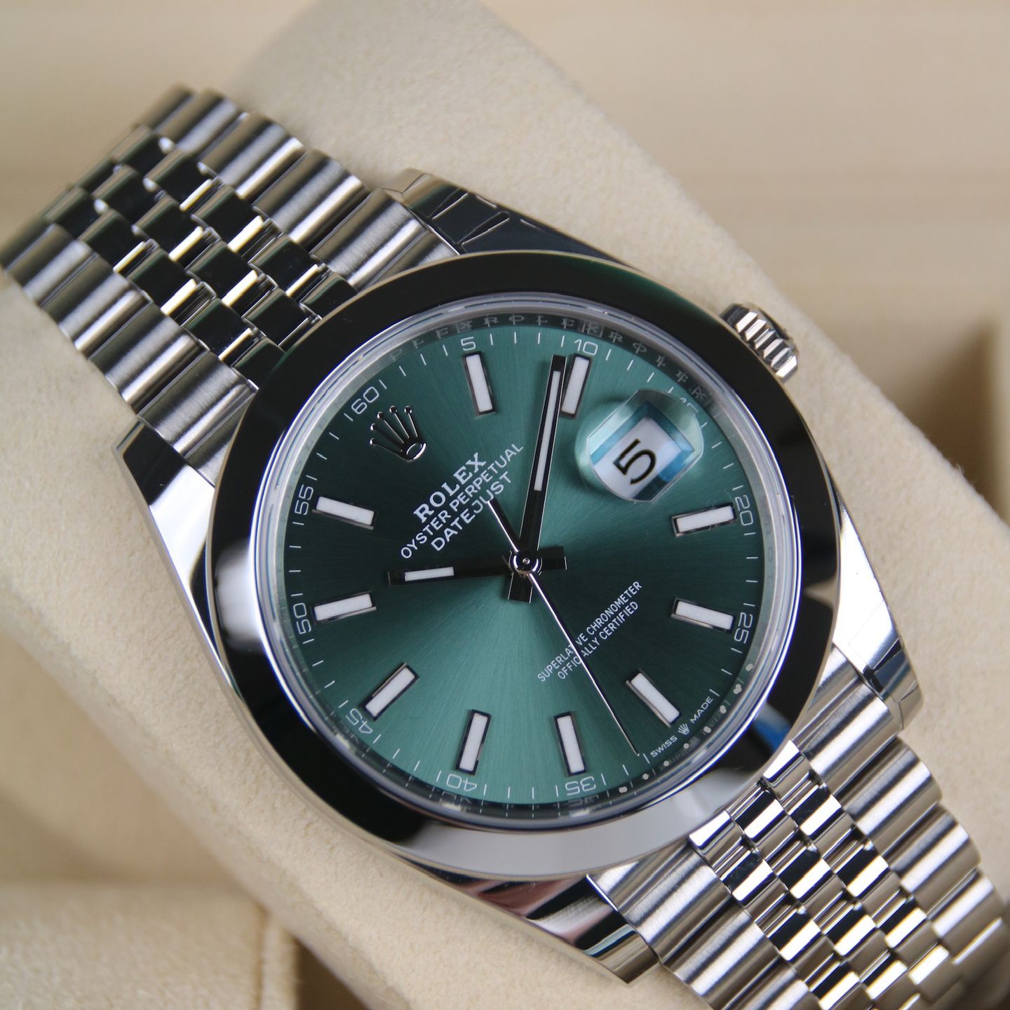 Rolex Datejust 41 126300 (2024) - Groen wijzerplaat 41mm Staal (1/8)