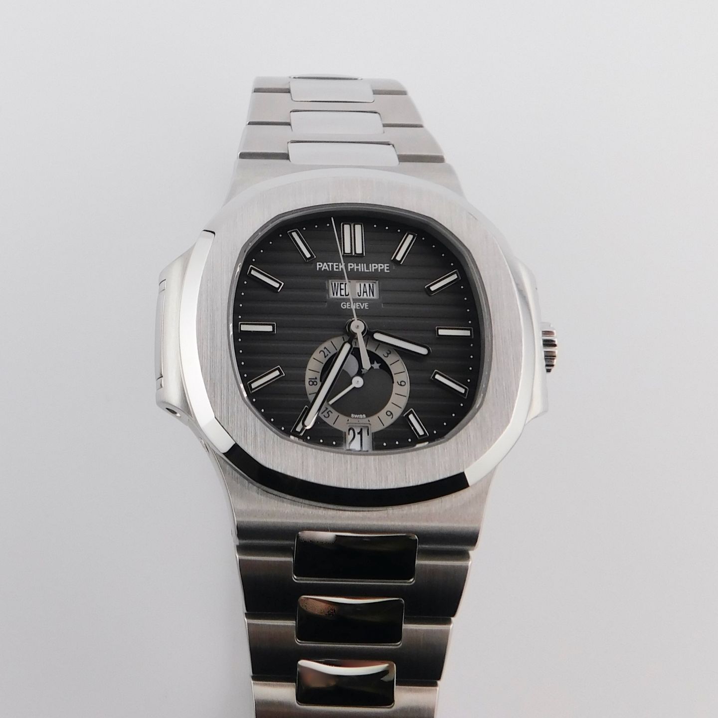 Patek Philippe Nautilus 5726/1A-001 - (2/7)