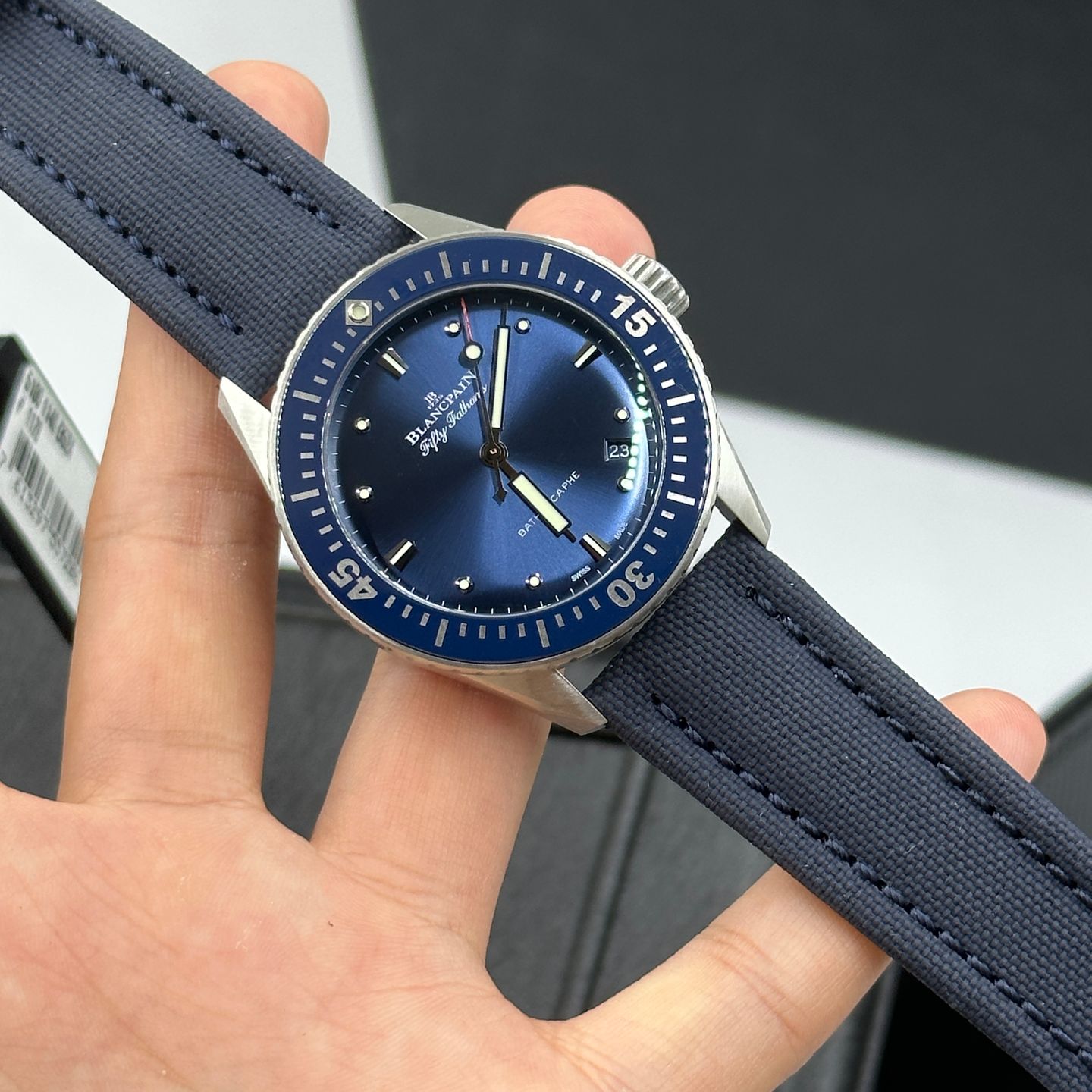 Blancpain Fifty Fathoms Bathyscaphe 5100-1140-052A (2024) - Blauw wijzerplaat 38mm Staal (8/8)