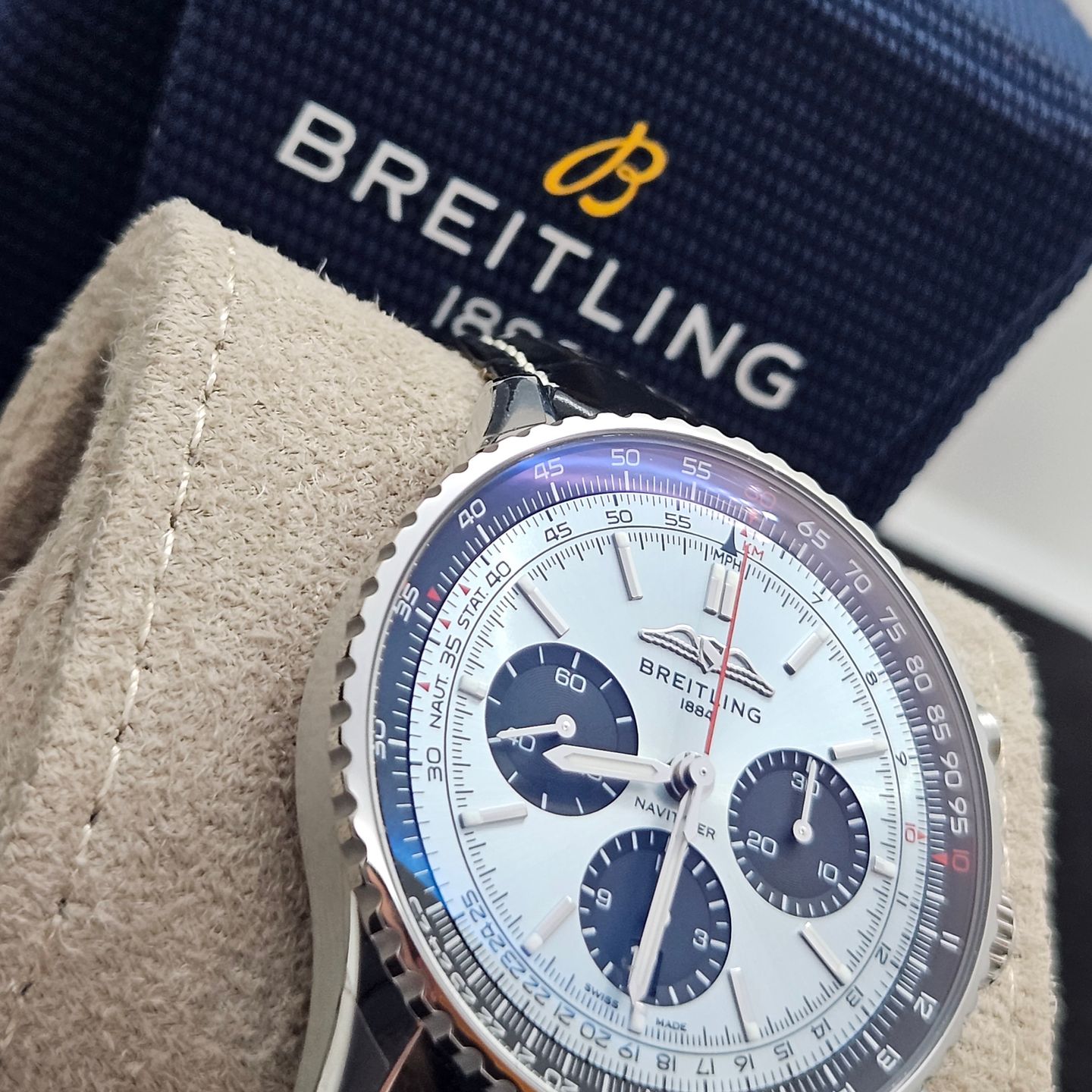Breitling Navitimer AB0138241C1P1 (2023) - Blue dial 43 mm Steel case (3/8)