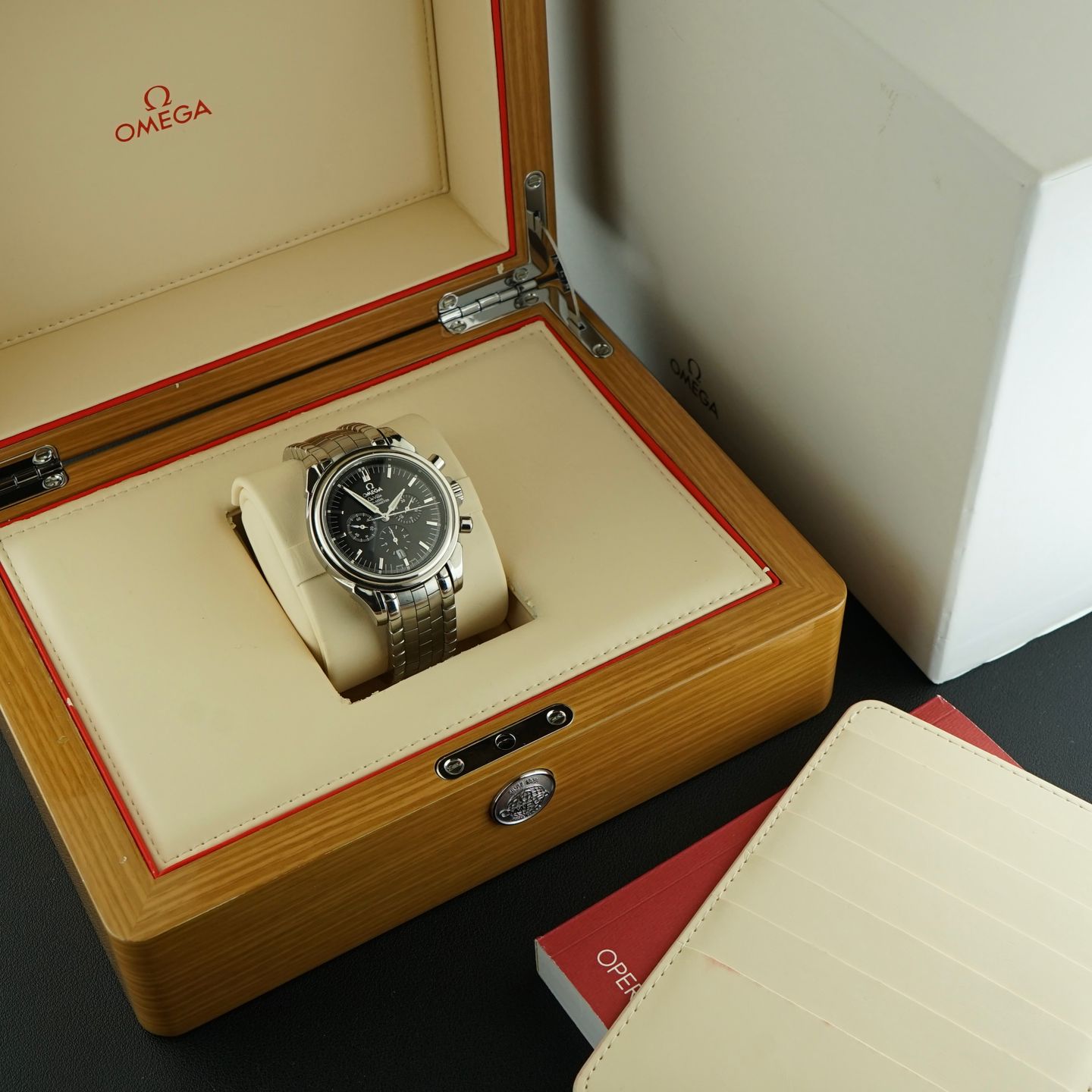 Omega De Ville Co-Axial 4541.50.00 (2003) - Black dial 41 mm Steel case (3/8)