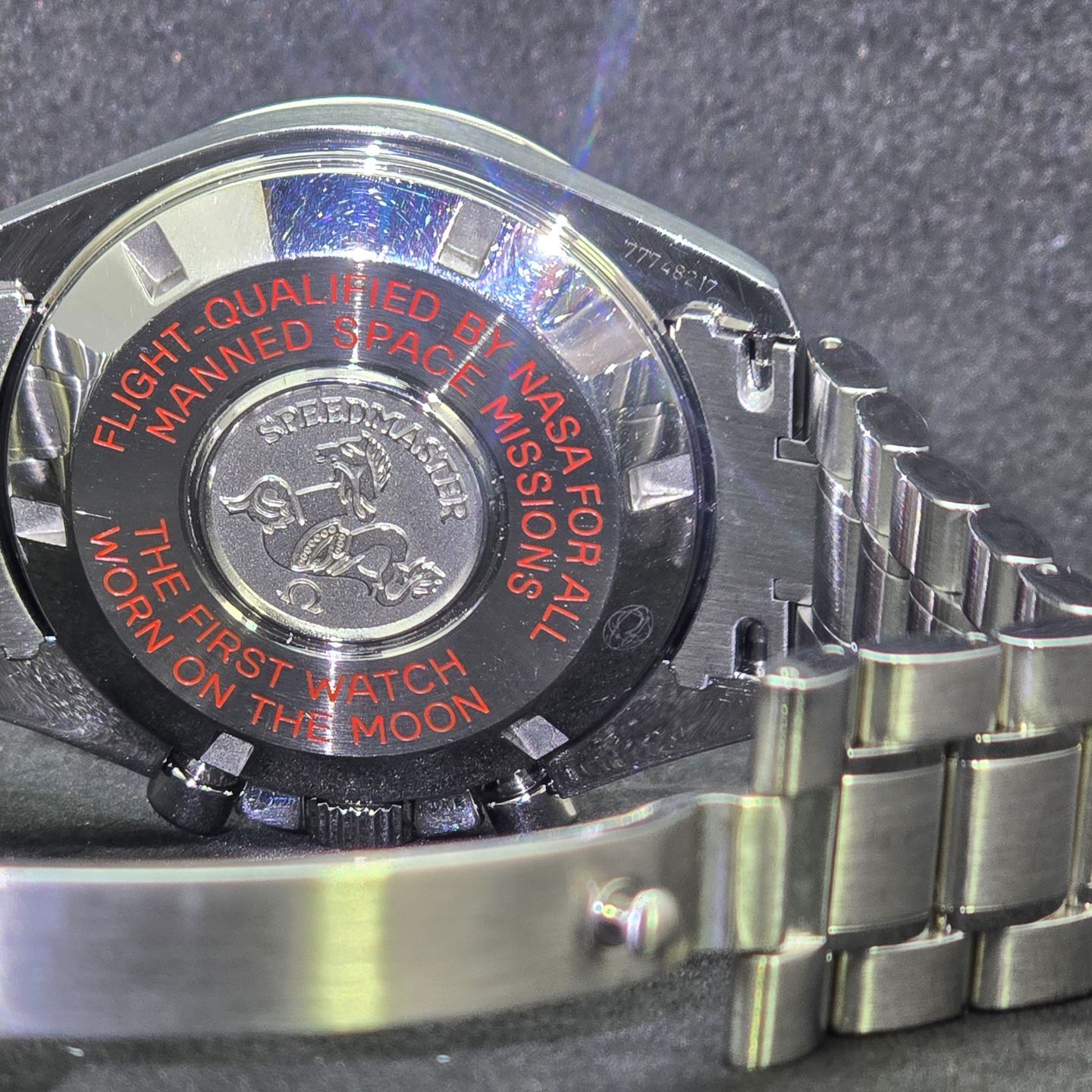 Omega Speedmaster Professional Moonwatch 311.30.42.30.01.005 (2015) - Black dial 42 mm Steel case (7/8)