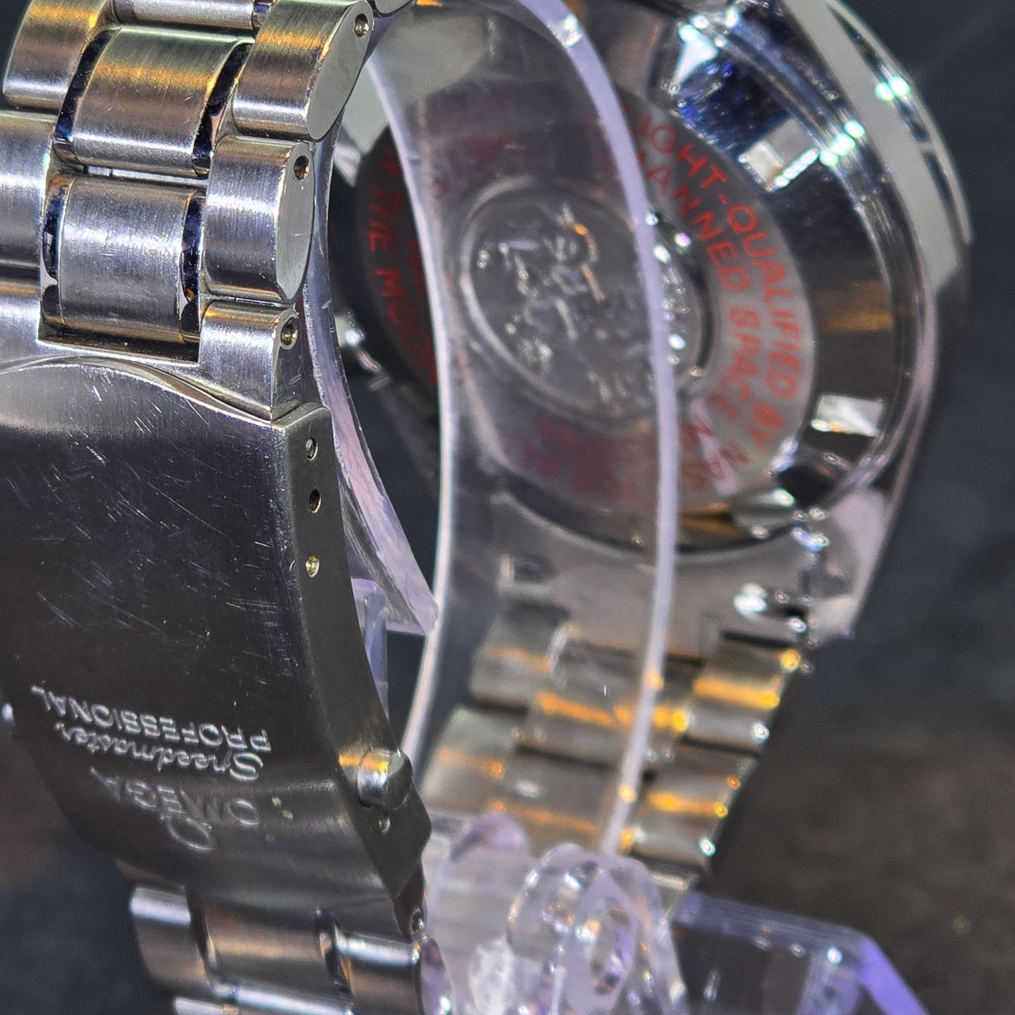 Omega Speedmaster Professional Moonwatch 311.30.42.30.01.005 (2015) - Black dial 42 mm Steel case (3/8)