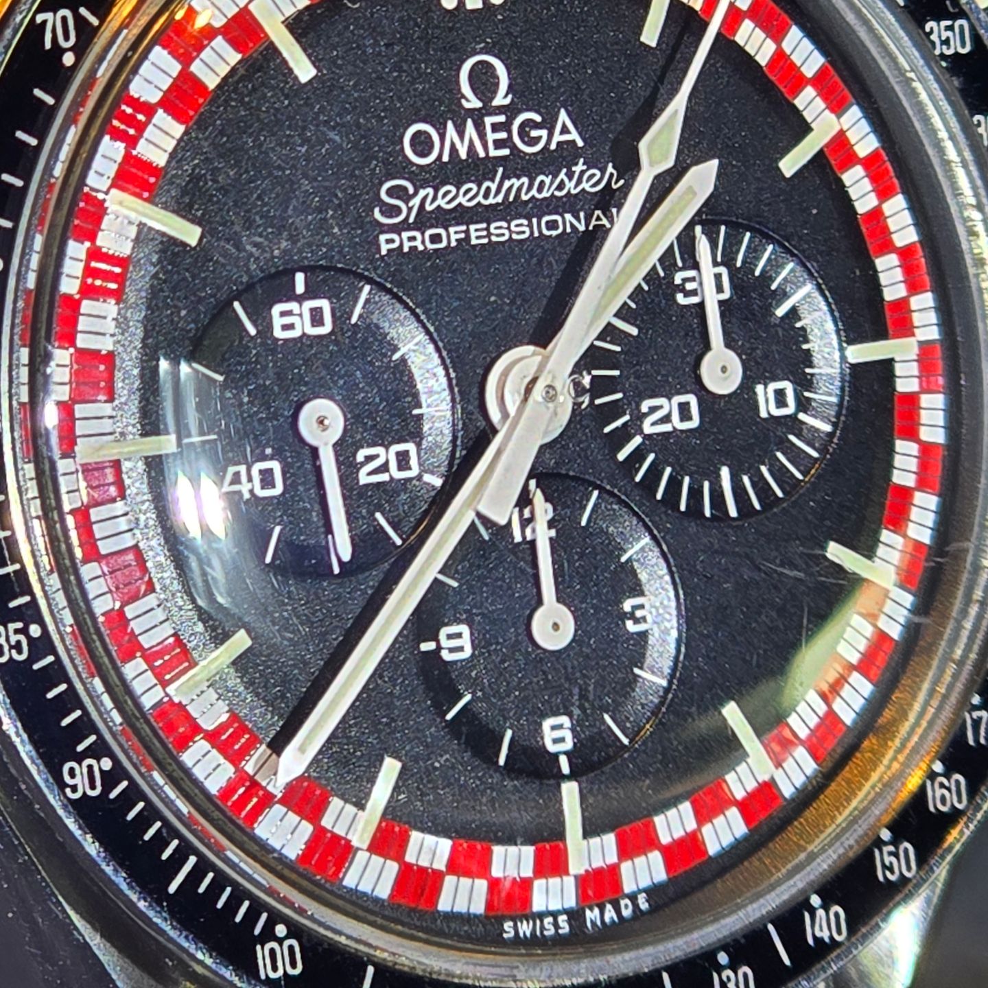 Omega Speedmaster Professional Moonwatch 311.30.42.30.01.005 (2015) - Black dial 42 mm Steel case (6/8)