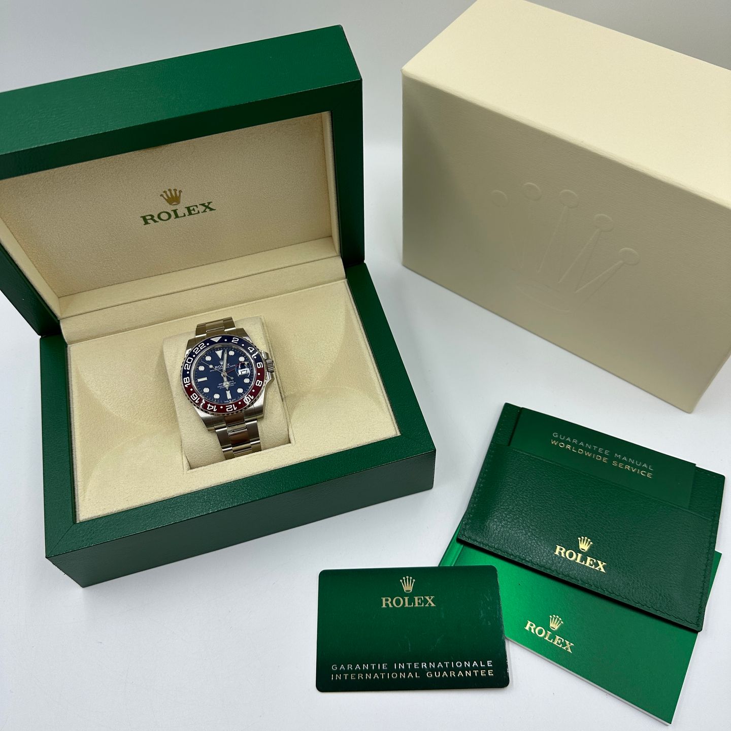 Rolex GMT-Master II 126719BLRO (2021) - Blue dial 40 mm White Gold case (2/8)