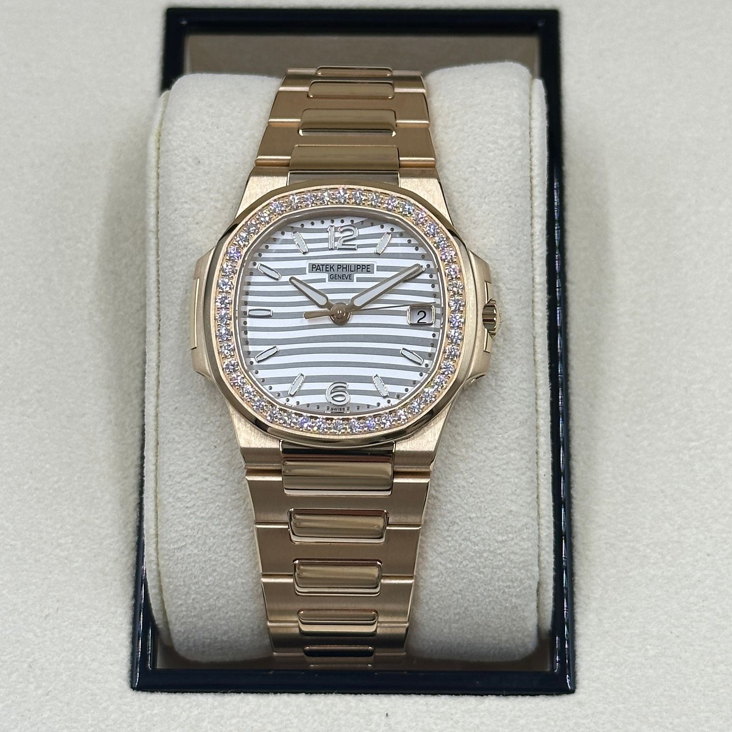 Patek Philippe Nautilus 7010/1R-011 - (3/8)