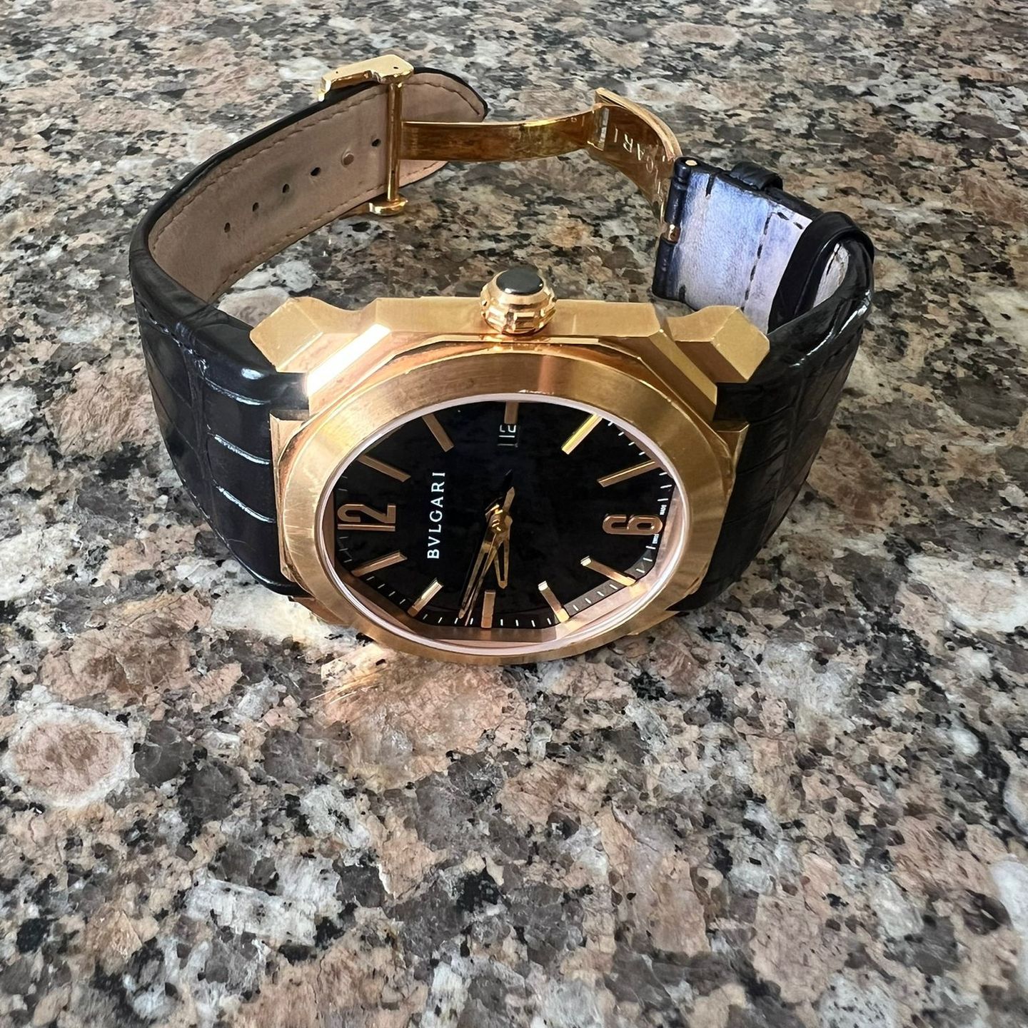 Bulgari Octo 101963 (2010) - Black dial 41 mm Rose Gold case (2/4)