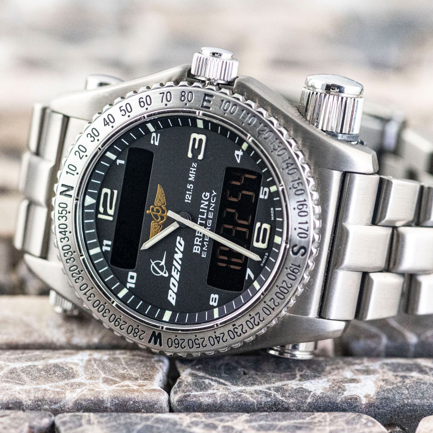 Breitling Emergency E56121.1 (Onbekend (willekeurig serienummer)) - Zwart wijzerplaat 43mm Titanium (4/8)