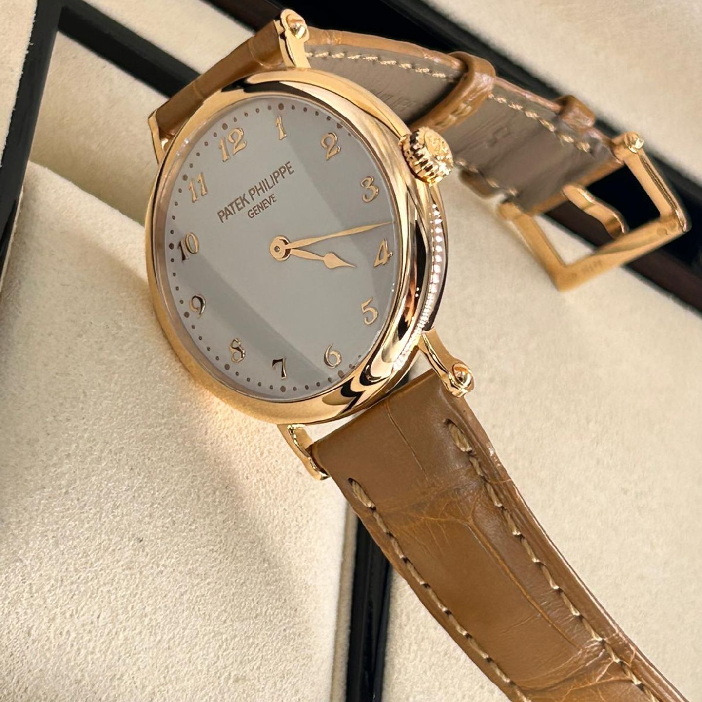 Patek Philippe Calatrava 7200R-001 - (3/8)