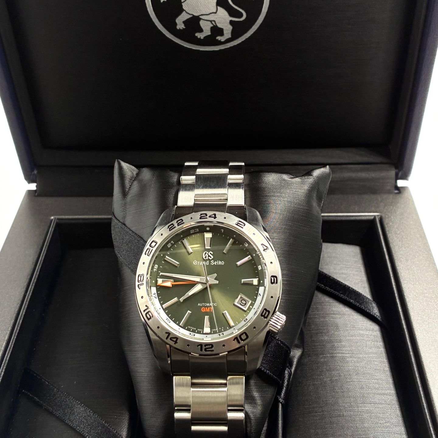 Grand Seiko Sport Collection SBGM247G (2025) - Groen wijzerplaat 41mm Staal (2/7)