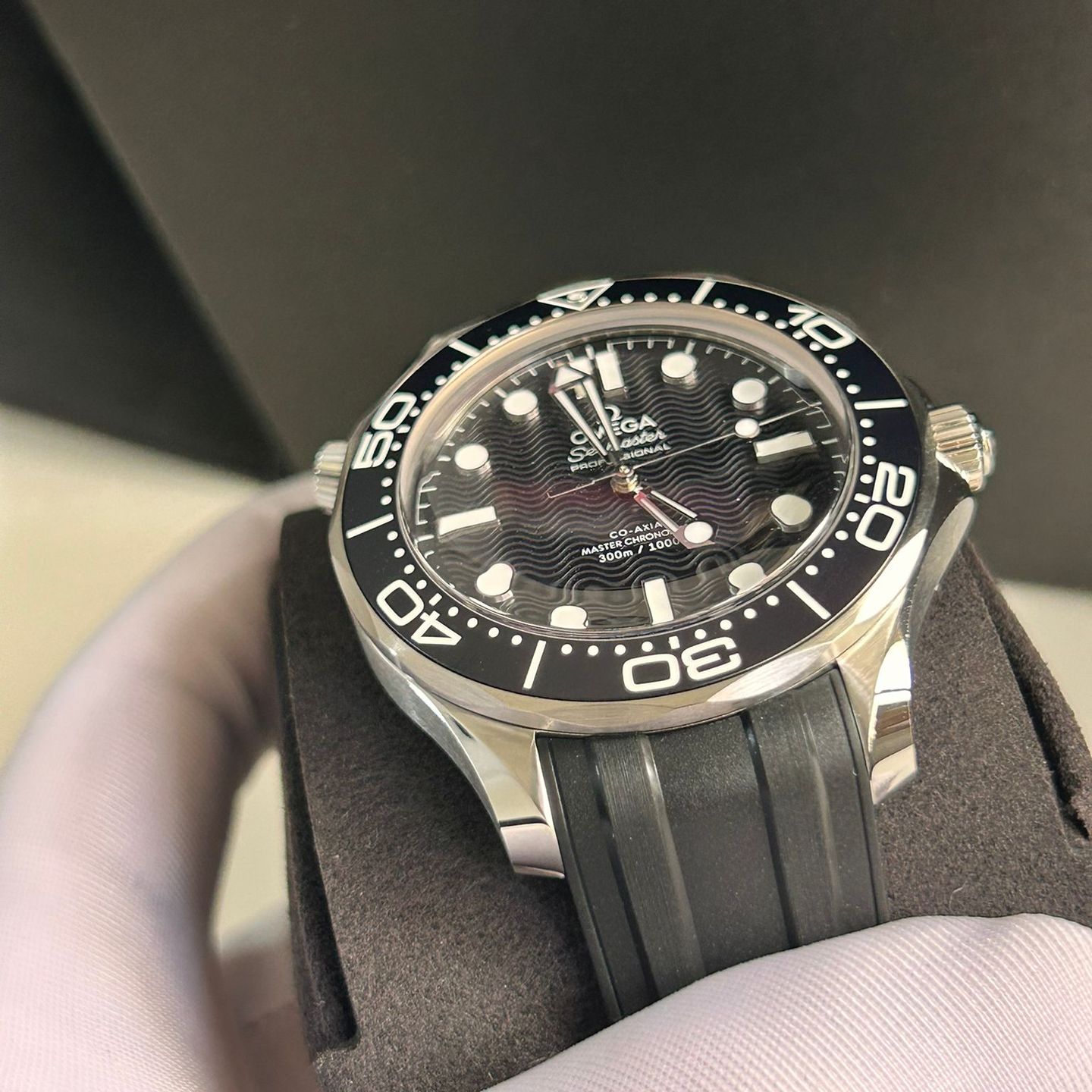 Omega Seamaster Diver 300 M 210.32.42.20.01.003 (2025) - Black dial 42 mm Steel case (4/8)