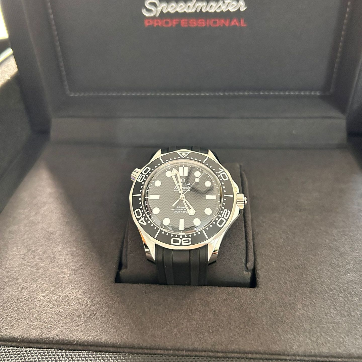Omega Seamaster Diver 300 M 210.32.42.20.01.003 (2025) - Black dial 42 mm Steel case (2/8)