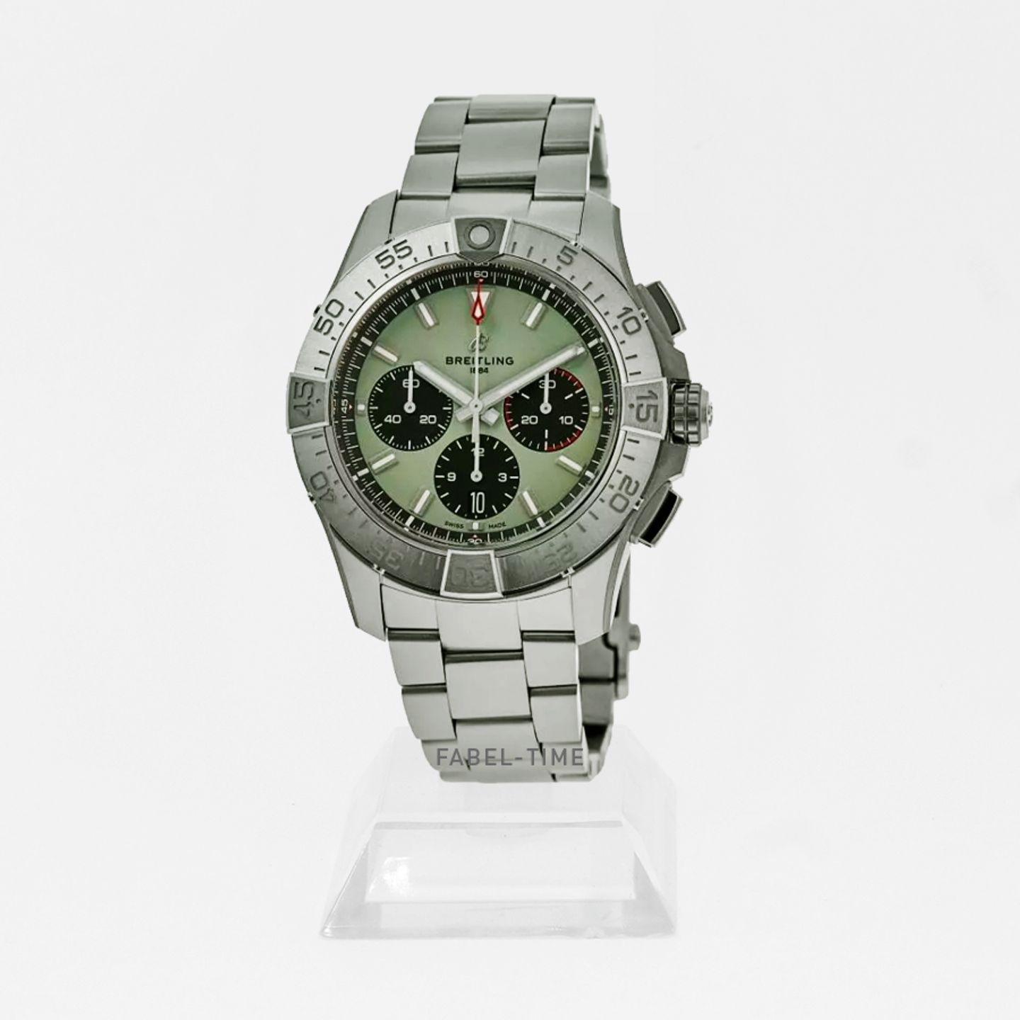 Breitling Avenger AB0147101L1A1 (2024) - Green dial 44 mm Steel case (1/1)