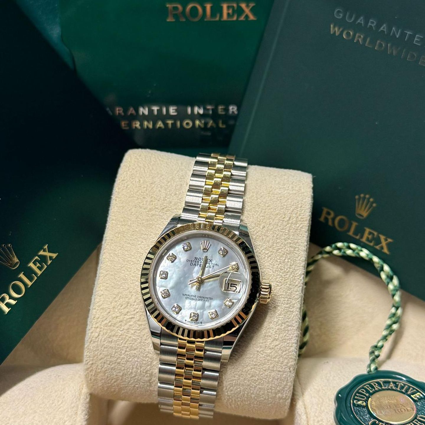 Rolex Lady-Datejust 279173 (2025) - Parelmoer wijzerplaat 28mm Goud/Staal (1/1)
