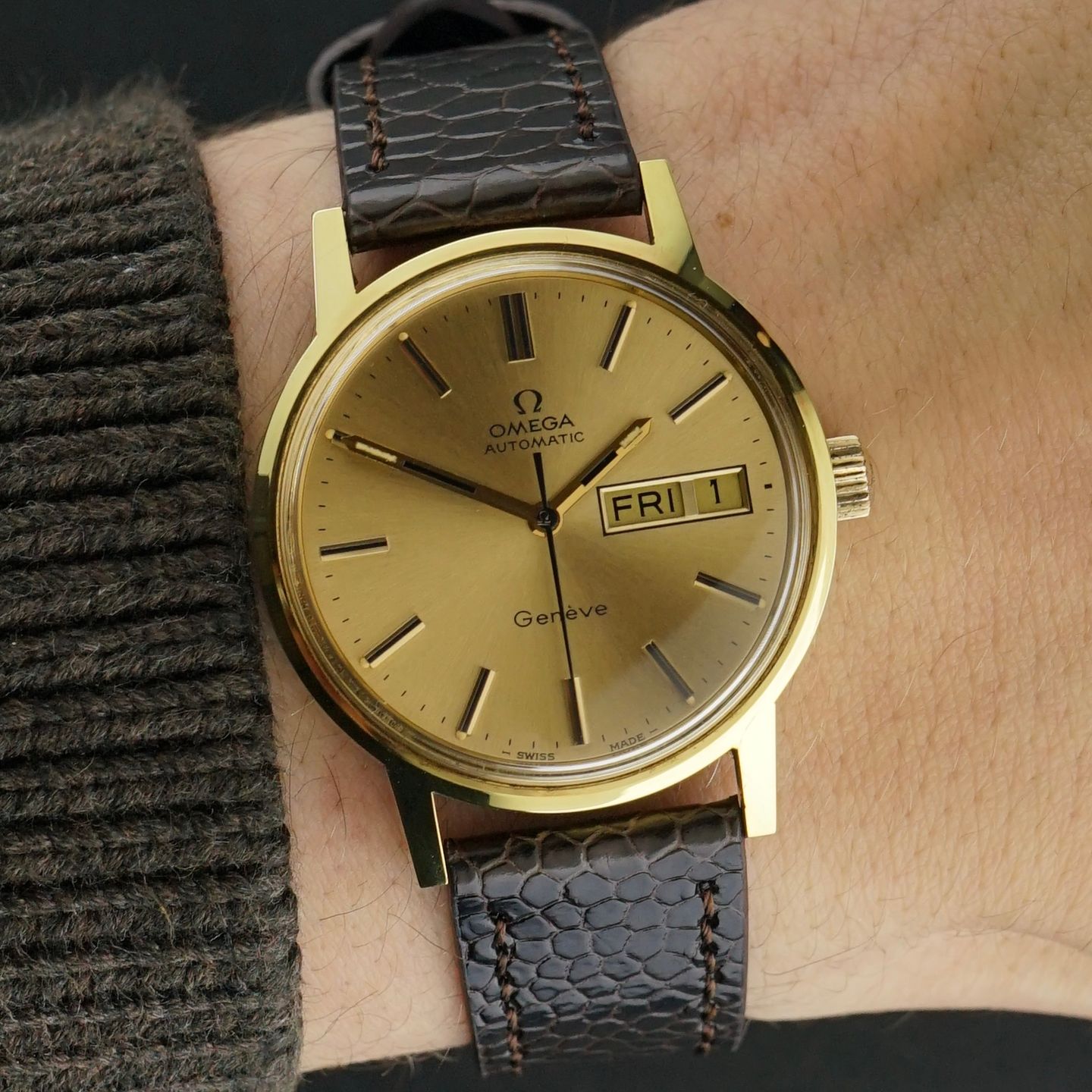 Omega Genève 166.0117 (1972) - Gold dial 35 mm Gold/Steel case (2/8)