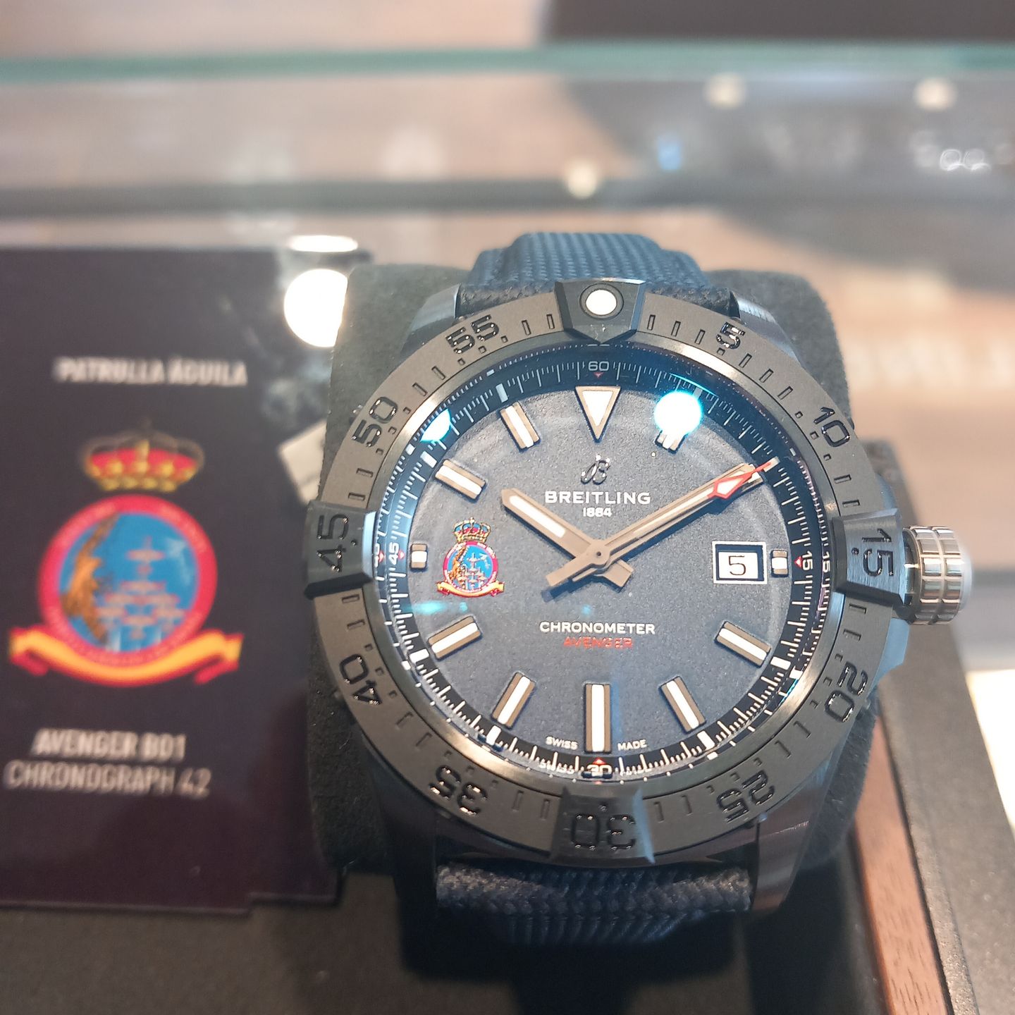 Breitling Avenger S173282A1C1X1 (2025) - Blue dial 42 mm Ceramic case (1/2)