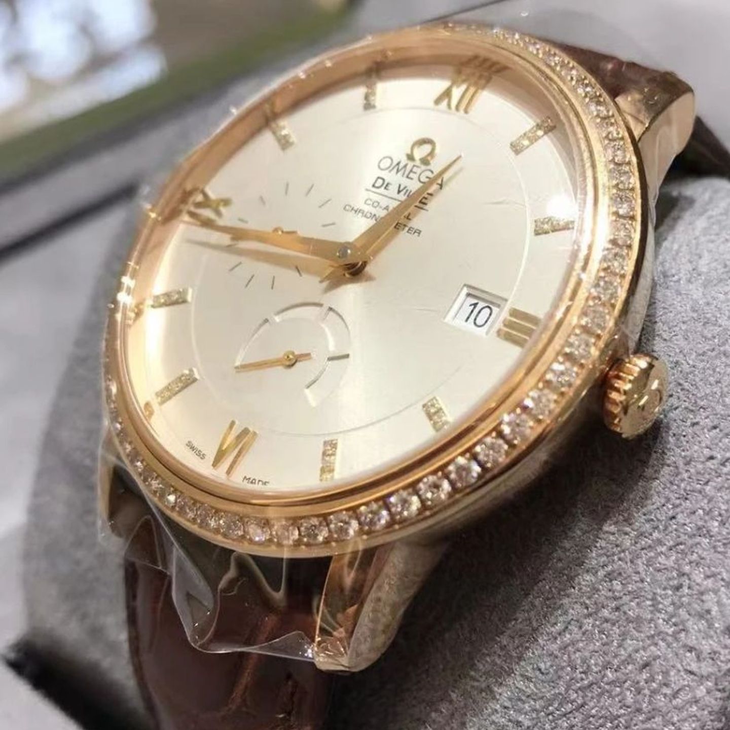 Omega De Ville Prestige 424.58.40.21.52.001 (2024) - Wit wijzerplaat 39mm Geelgoud (2/4)
