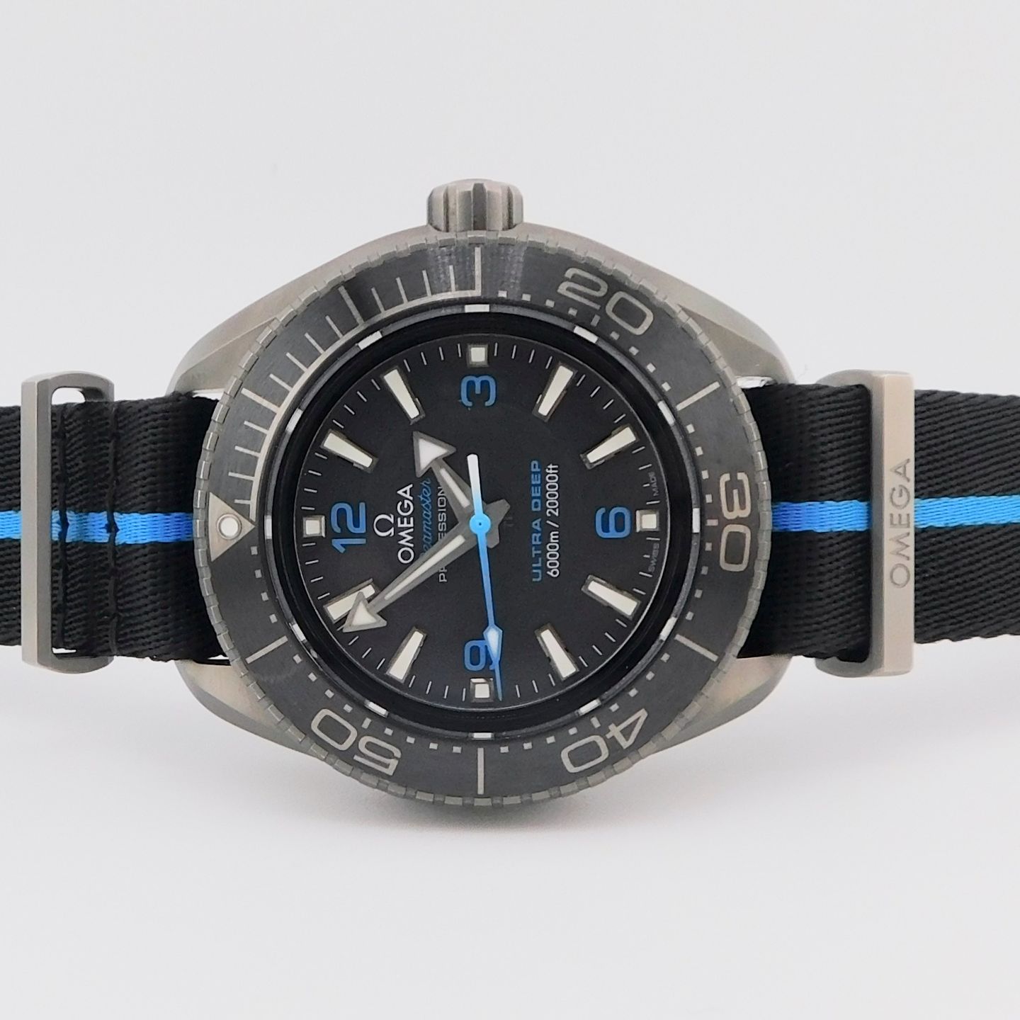 Omega Seamaster Planet Ocean 215.92.46.21.01.001 (2022) - Black dial 46 mm Titanium case (3/5)