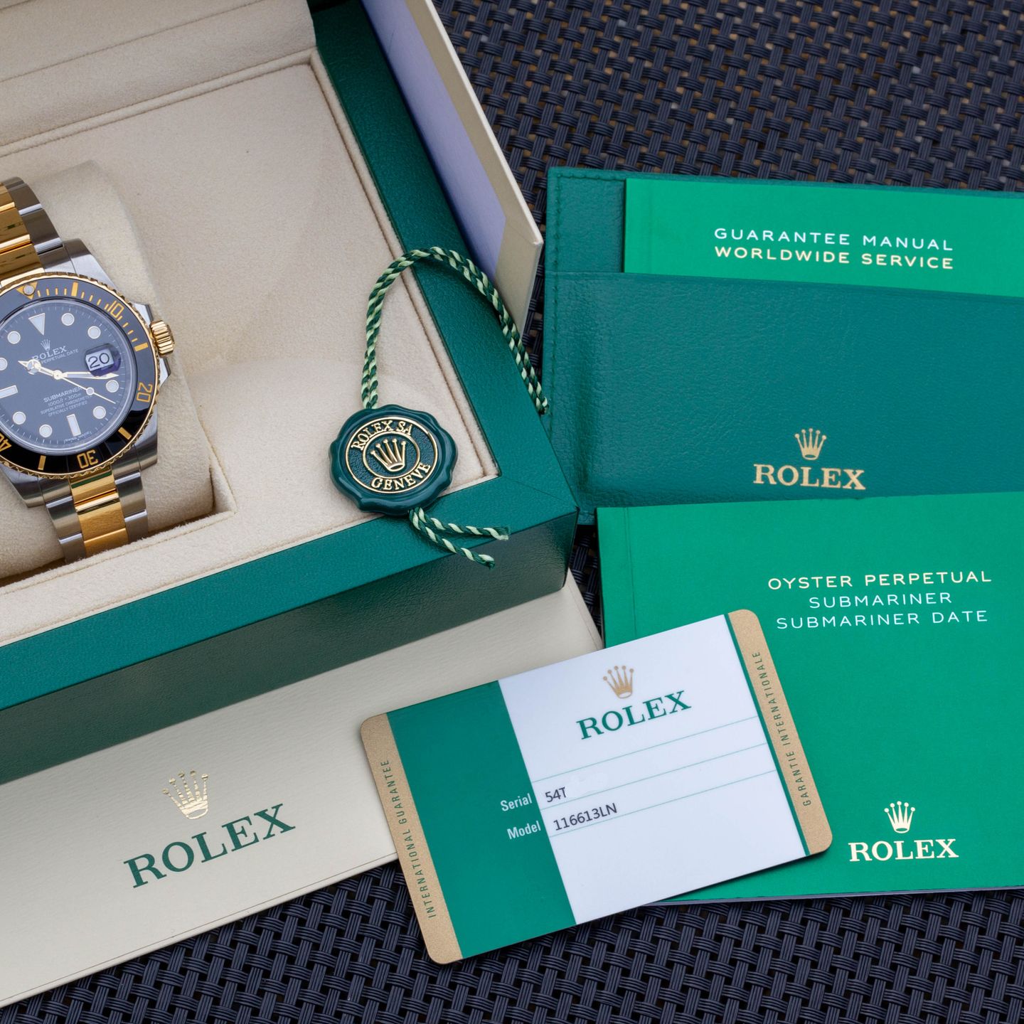 Rolex Submariner Date 116613LN (2018) - Zwart wijzerplaat 40mm Goud/Staal (2/8)